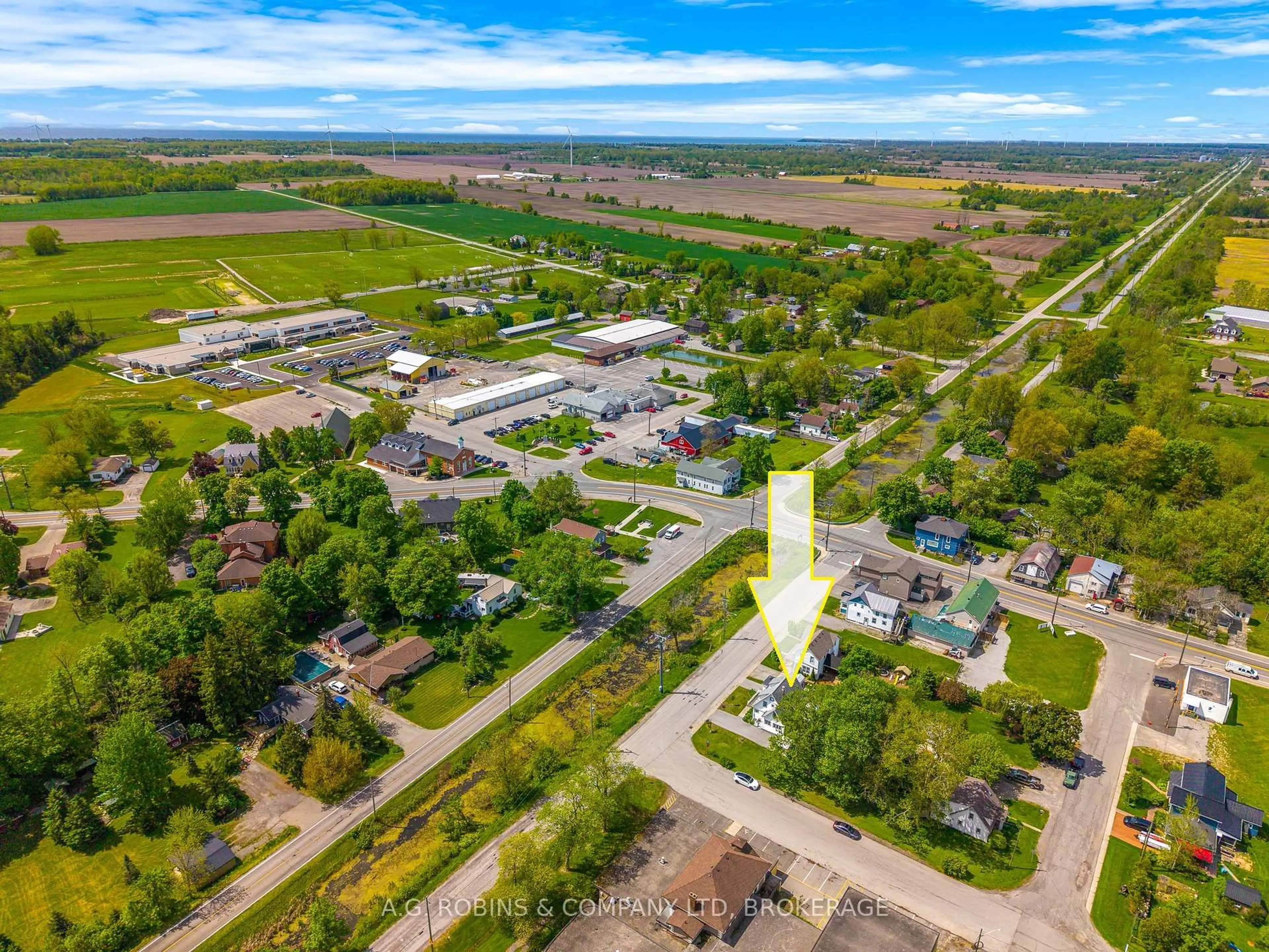 A pic from outside/outdoor area/front of a property/back of a property/a pic from drone, street for 41944 Clarendon St, Wainfleet Ontario L0S 1V0