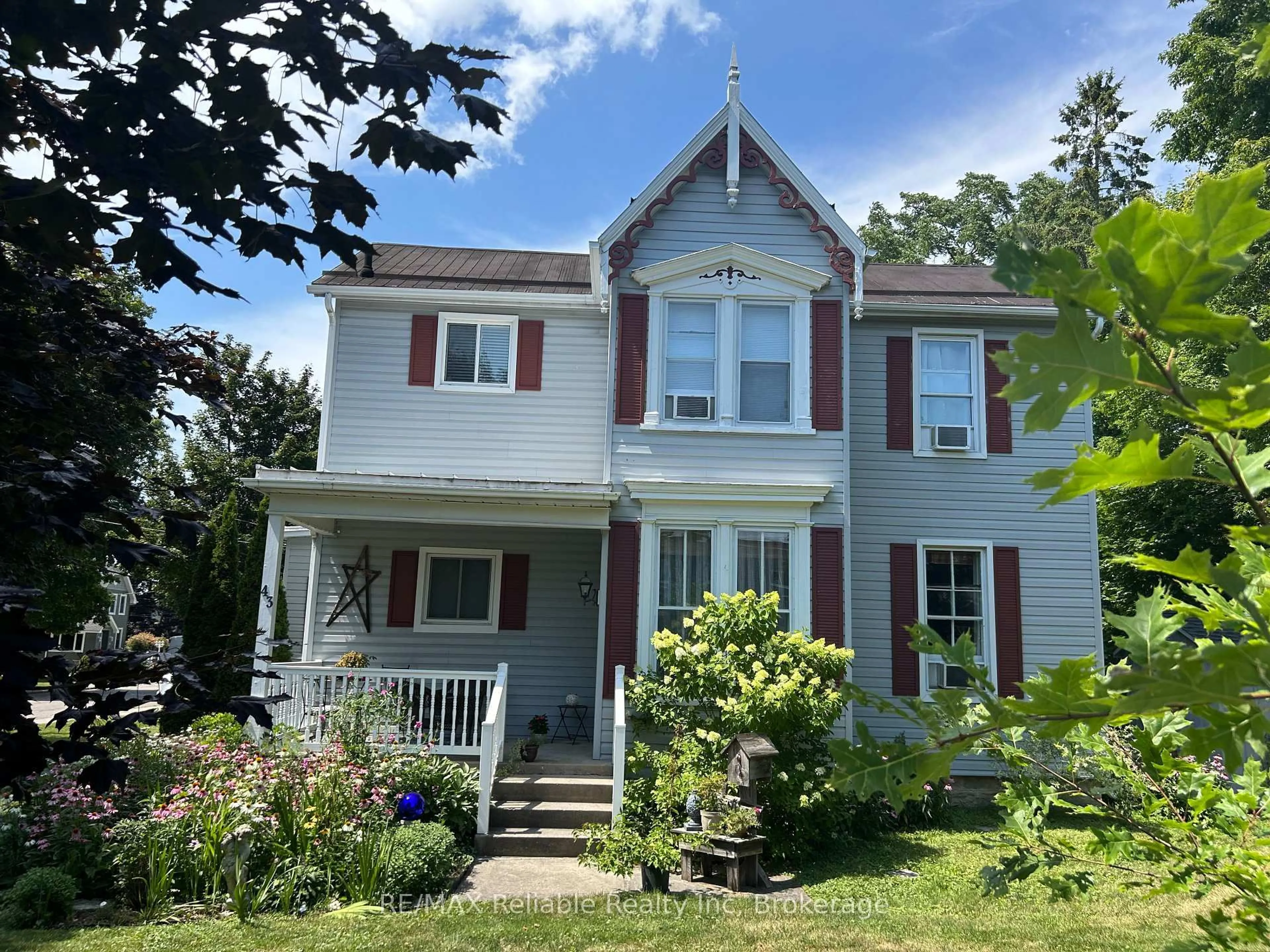 Home with vinyl exterior material, street for 43 Jarvis St, Huron East Ontario N0K 1W0