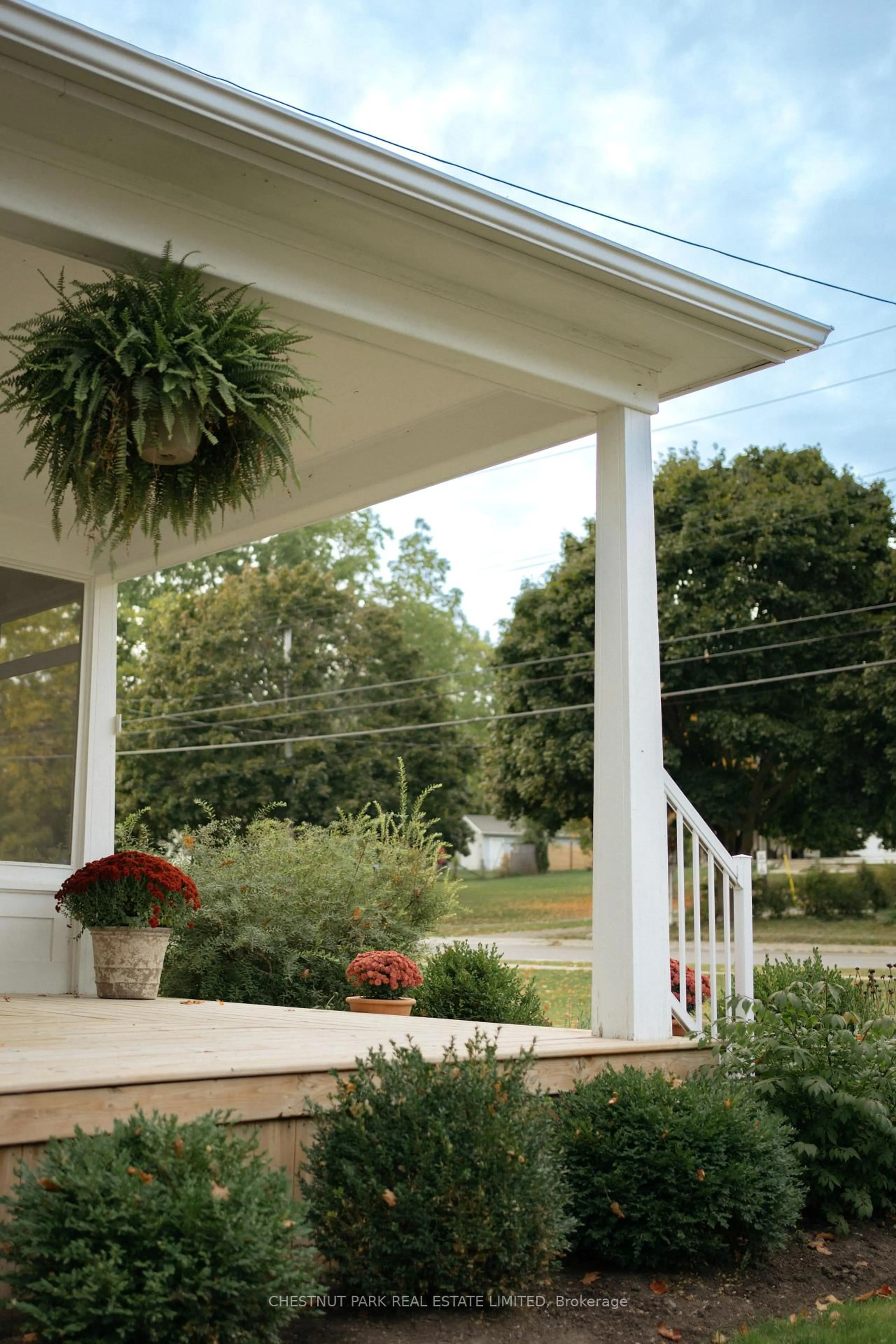 Home with vinyl exterior material, unknown for 211 Main St, Prince Edward County Ontario K0K 1G0