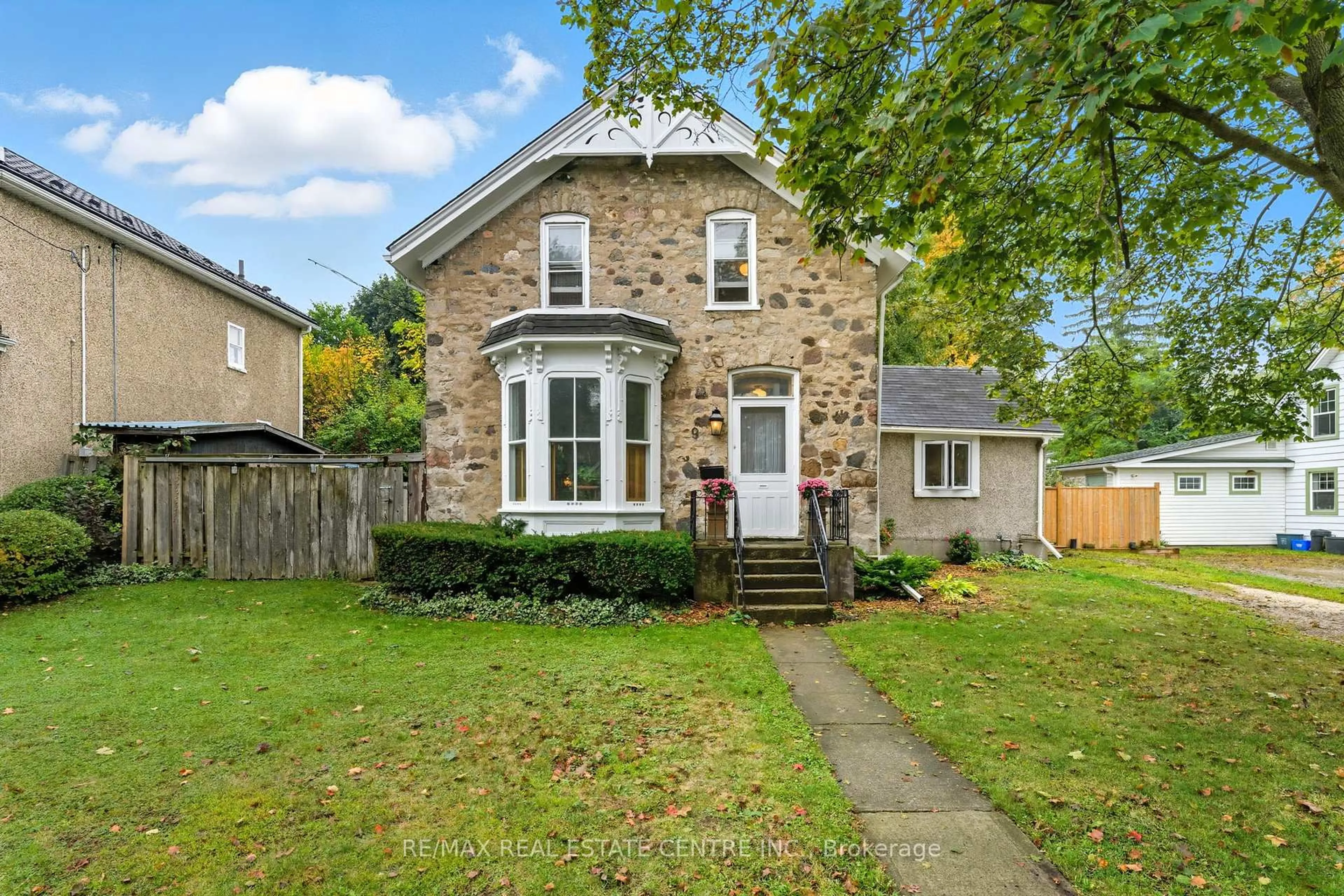 Home with brick exterior material, street for 9 Dumfries St, Cambridge Ontario N1S 1Y6