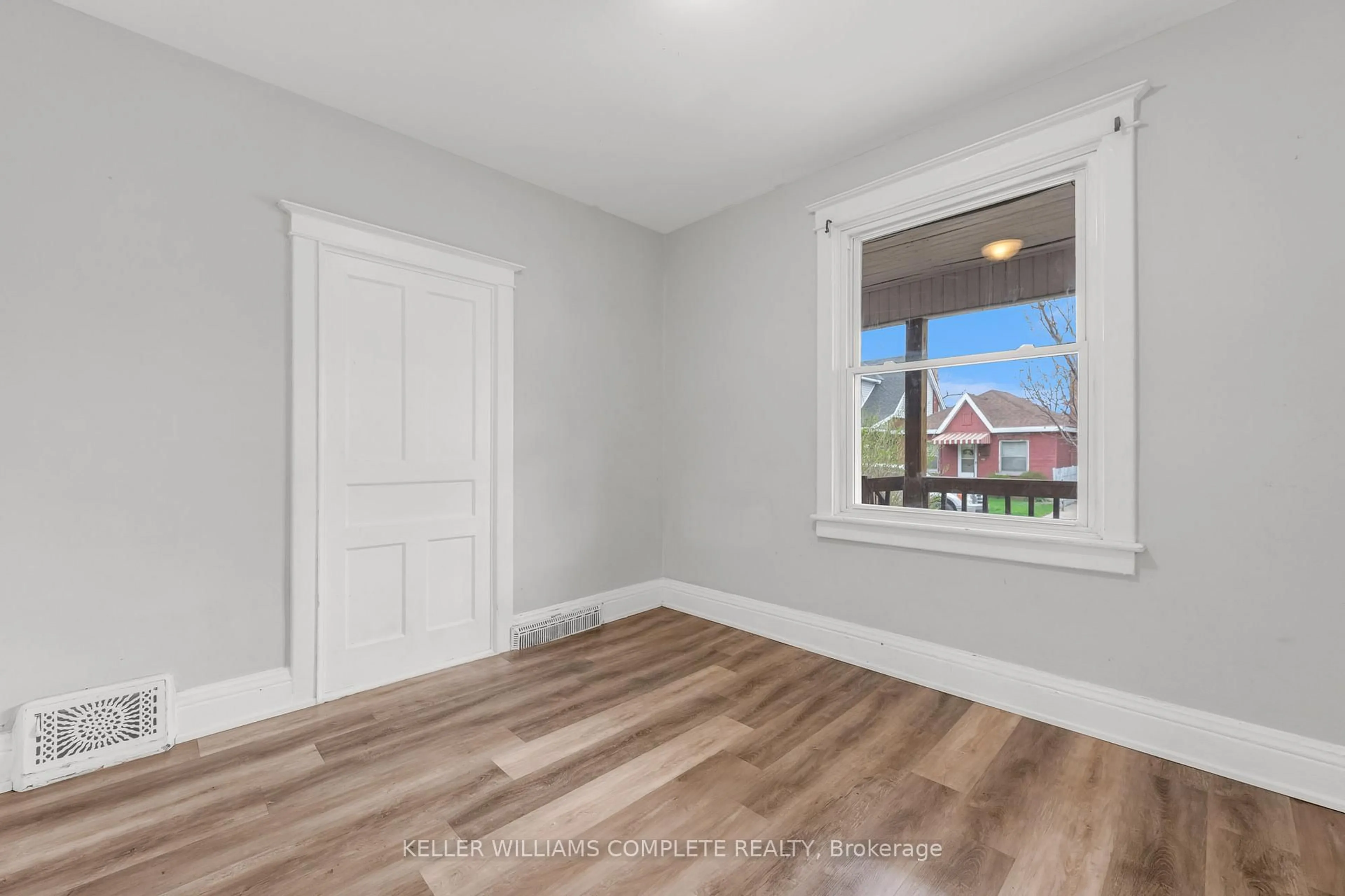A pic of a room for 199 Balmoral Ave, Hamilton Ontario L8L 7S1