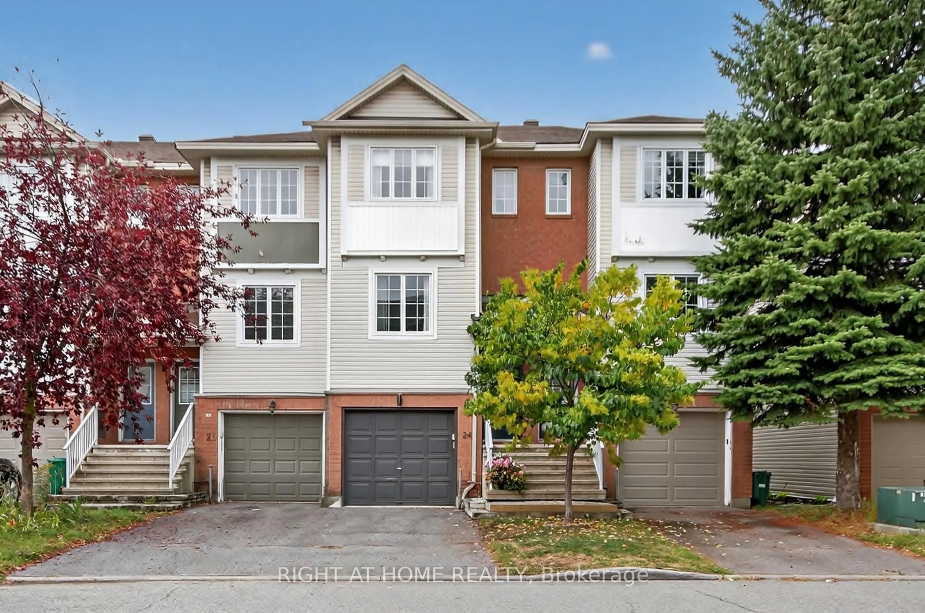 Unknown for 24 Manhattan Cres, Ottawa Ontario K2C 4B4