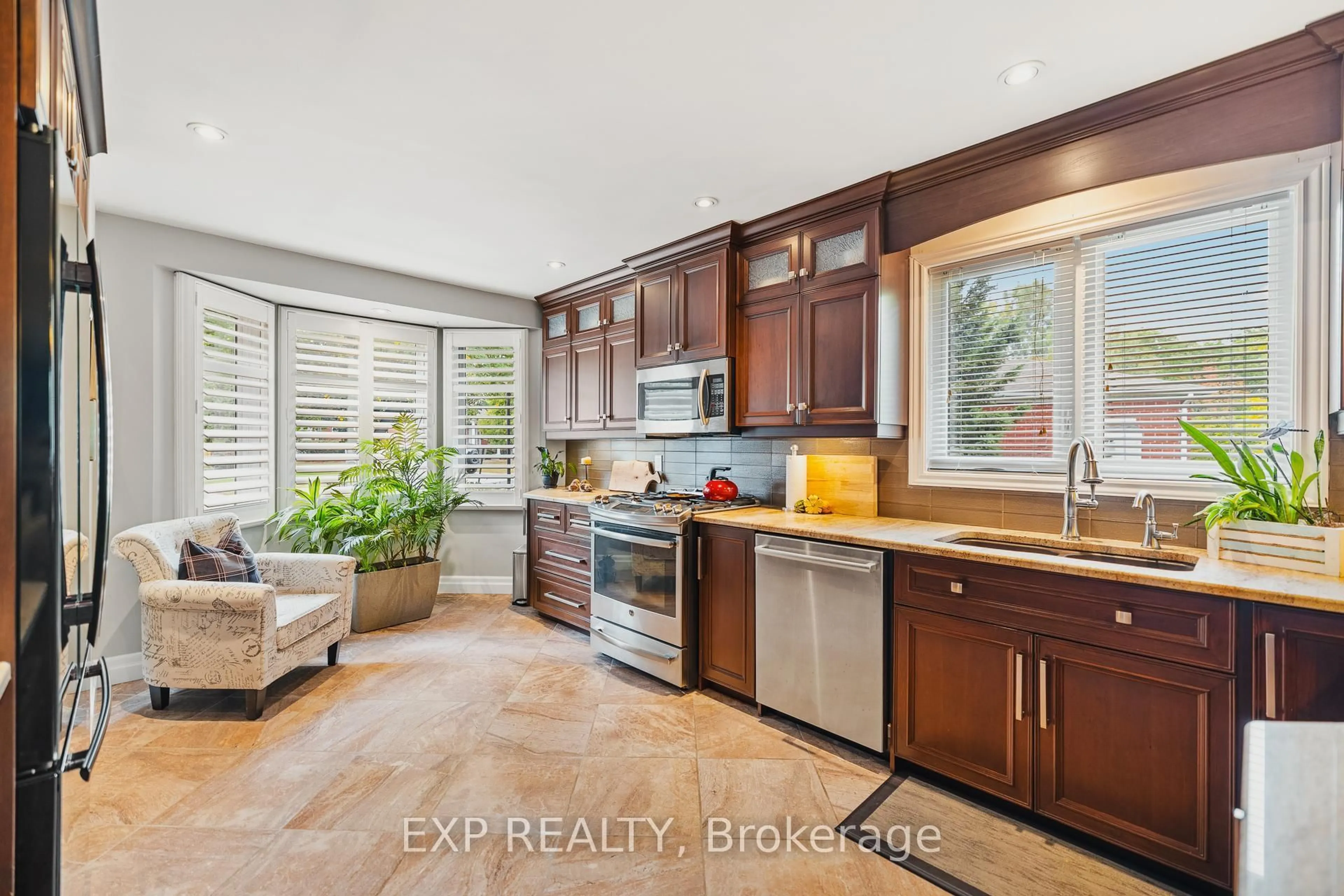 Open concept kitchen, ceramic/tile floor for 343 George St #1, Cambridge Ontario N1S 4X7