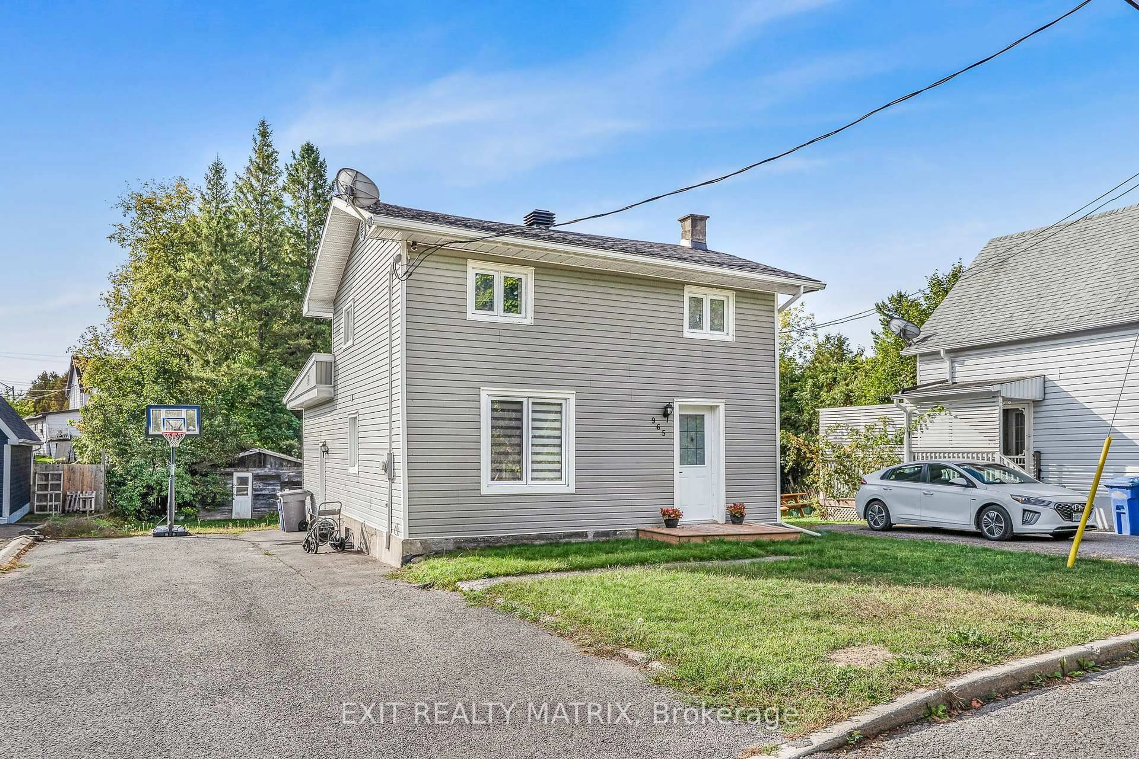 A pic from outside/outdoor area/front of a property/back of a property/a pic from drone, street for 965 Marston St, Champlain Ontario K0B 1K0