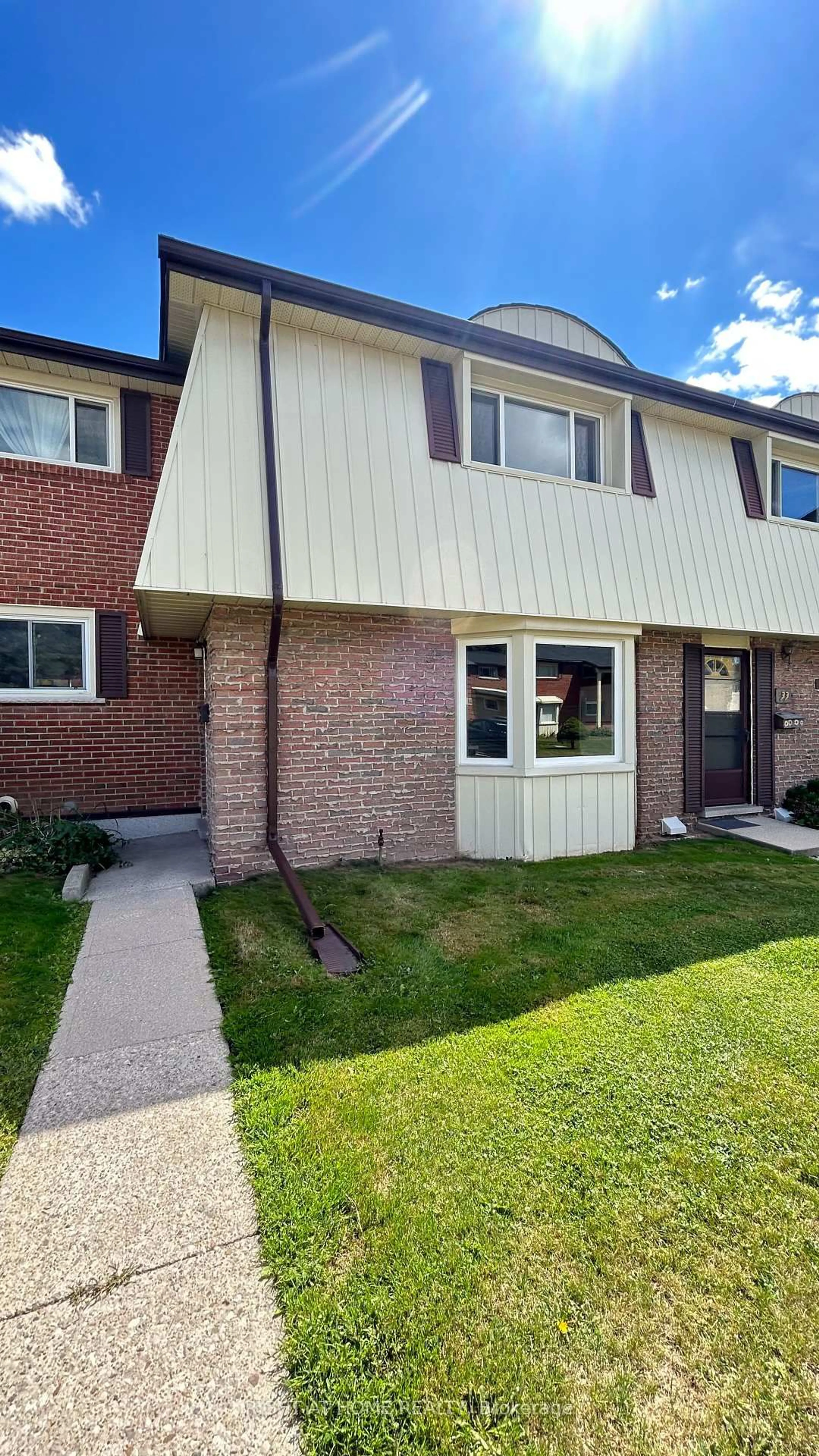 Unknown for 160 Jansen Ave #32, Kitchener Ontario N2A 2L7