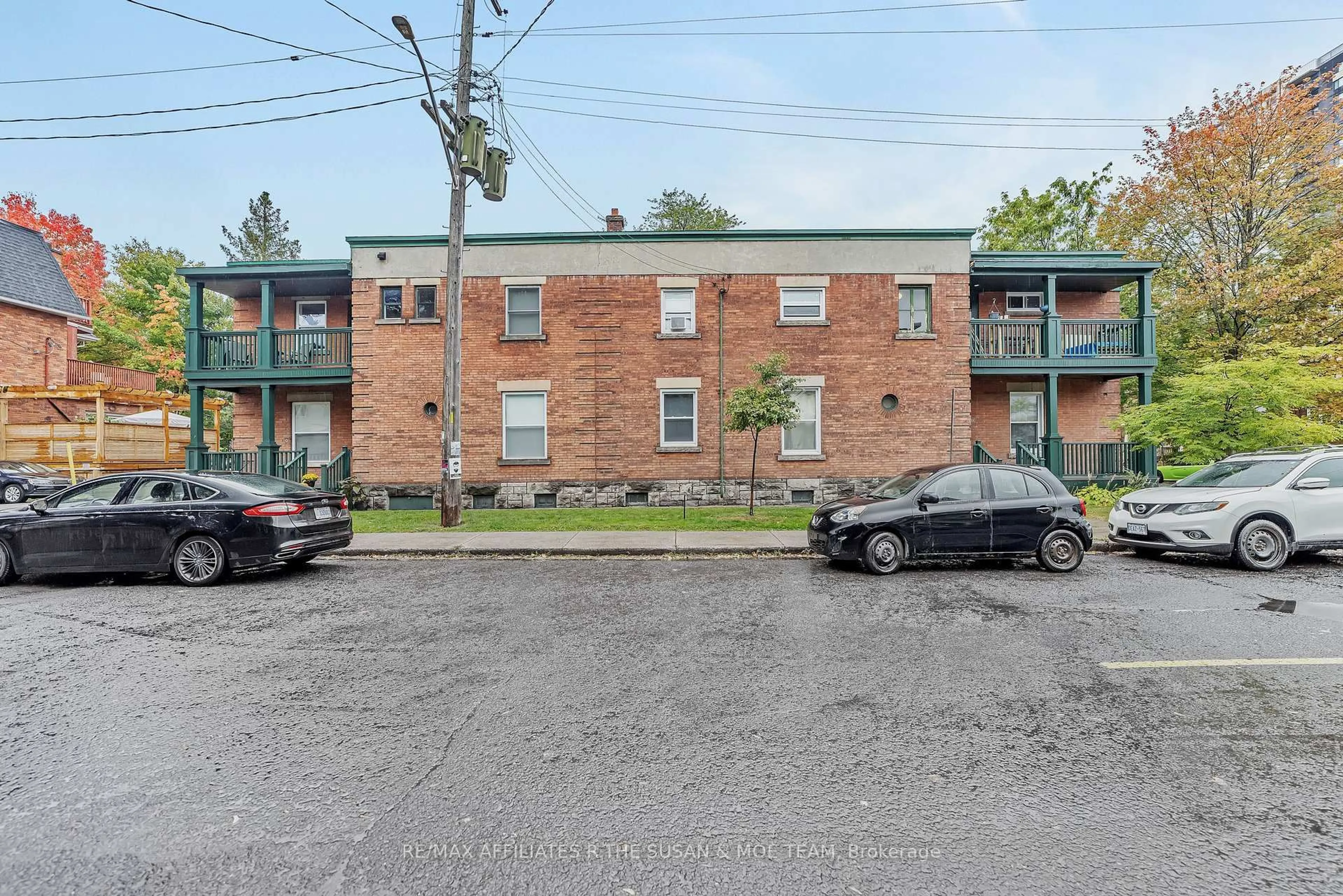 Patio, street for 196-194 Augusta St, Ottawa Ontario K1N 8C3