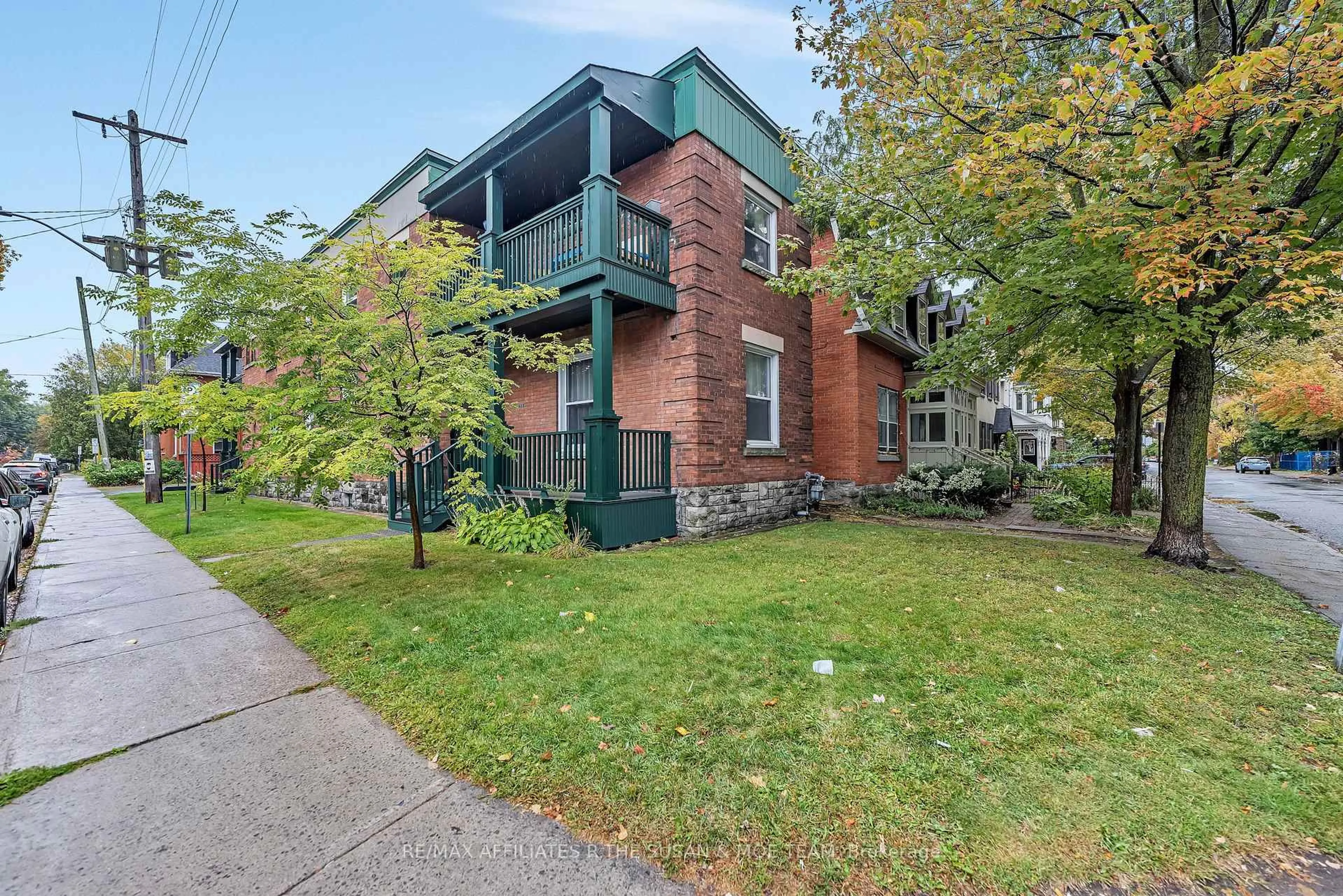 Unknown for 196-194 Augusta St, Ottawa Ontario K1N 8C3