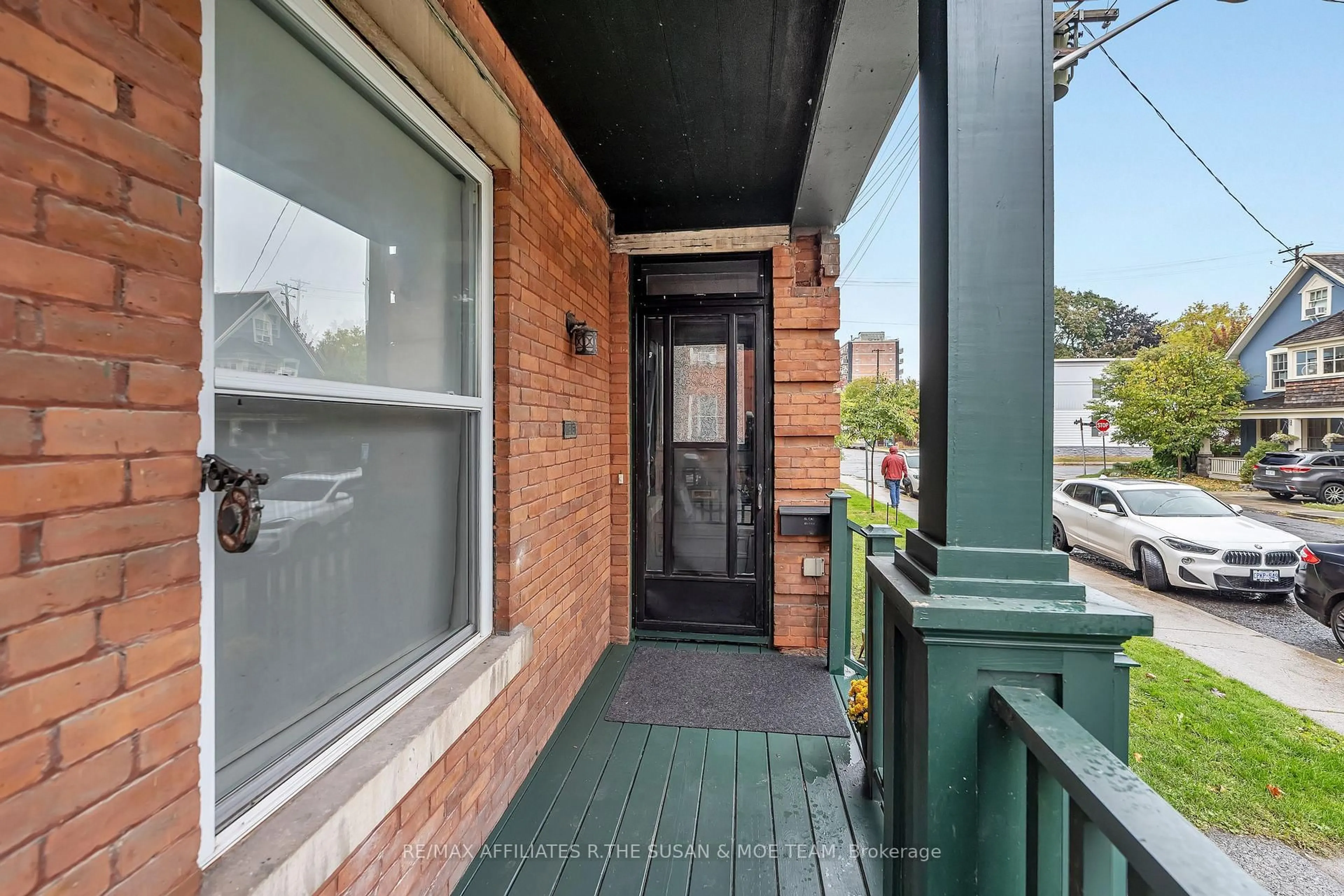 Unknown for 196-194 Augusta St, Ottawa Ontario K1N 8C3