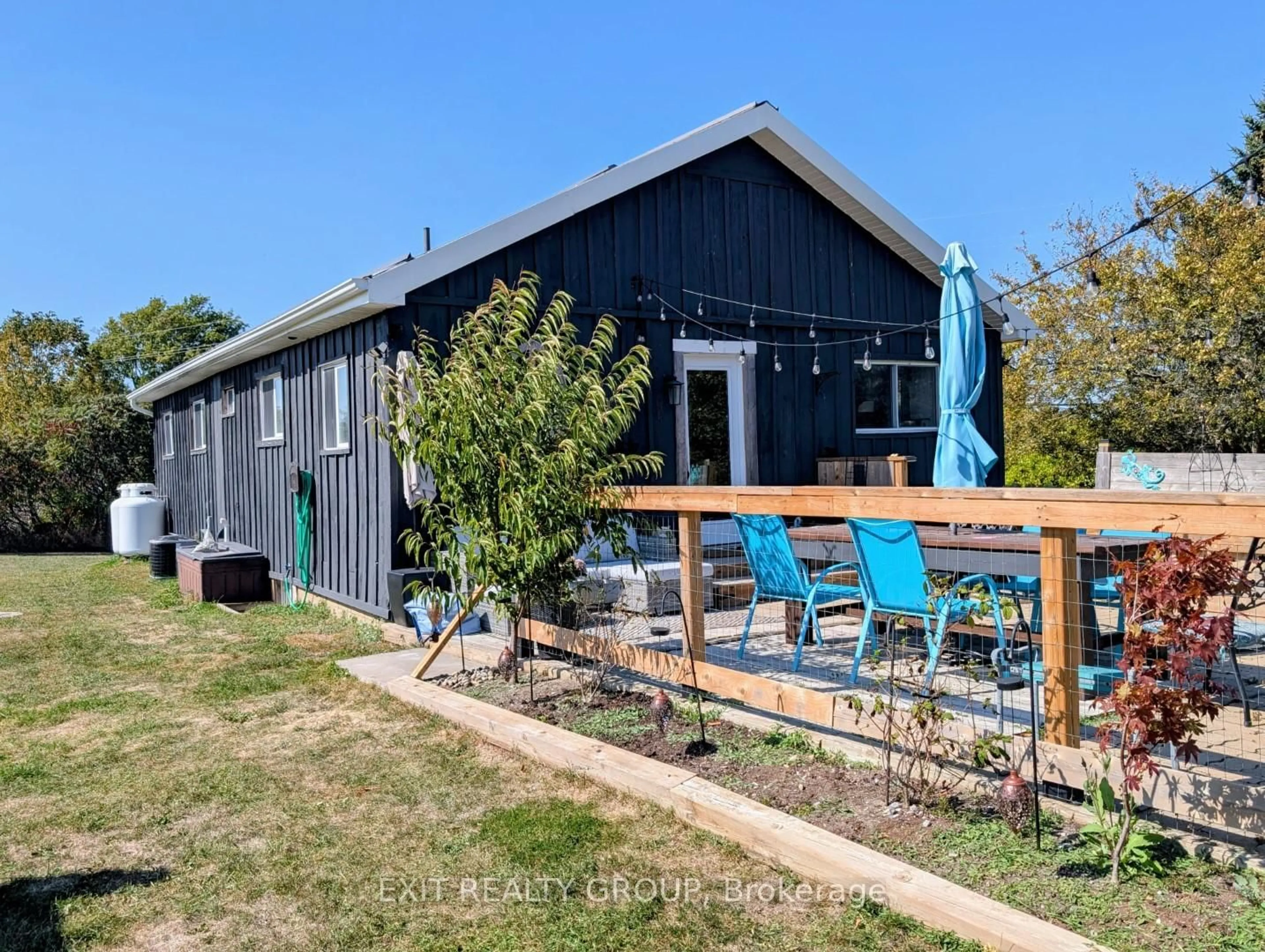 A pic from outside/outdoor area/front of a property/back of a property/a pic from drone, unknown for 12075 Loyalist Pkwy, Prince Edward County Ontario K0K 2T0
