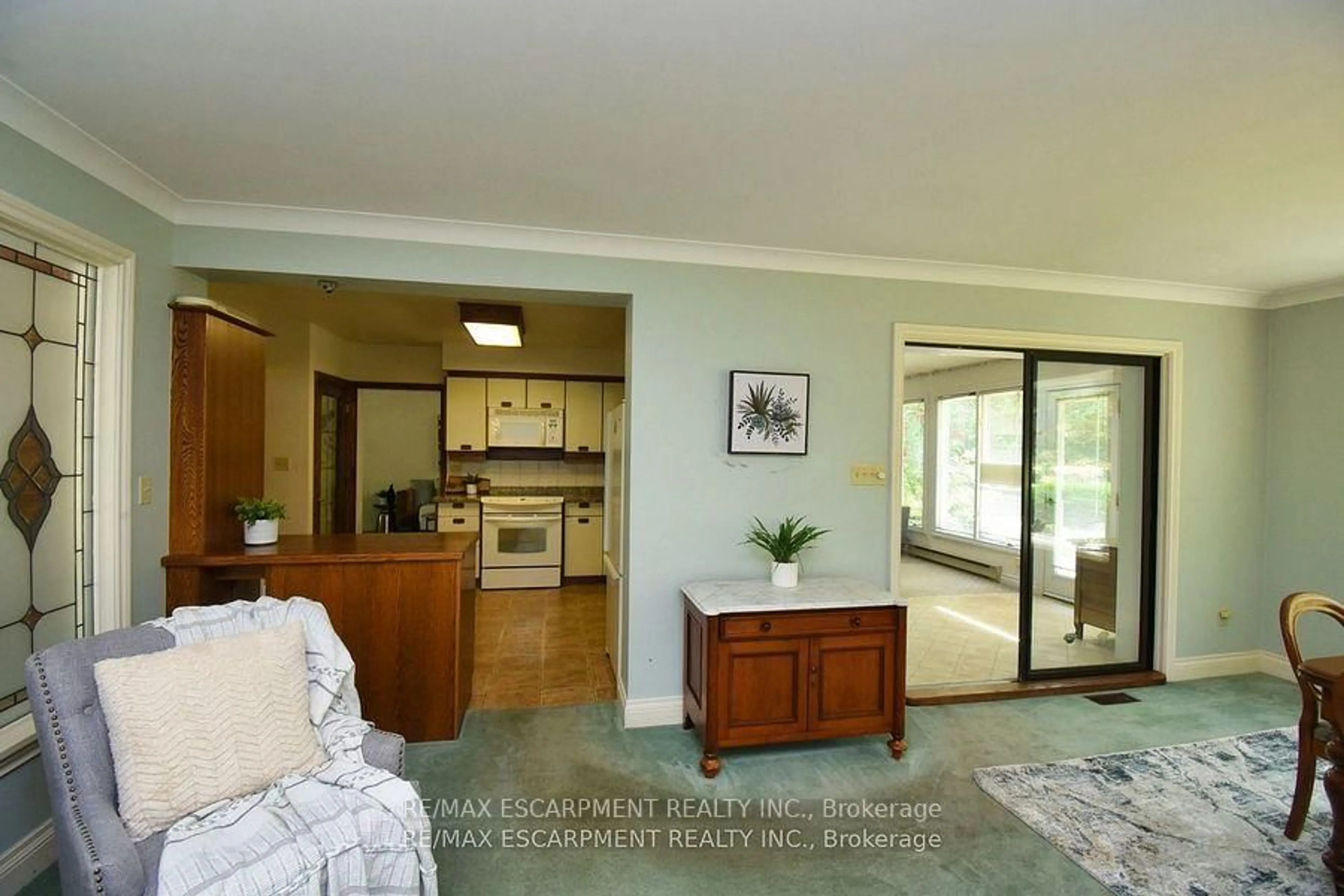 Unknown for 665 Bendamere Ave, Hamilton Ontario L9C 1R7
