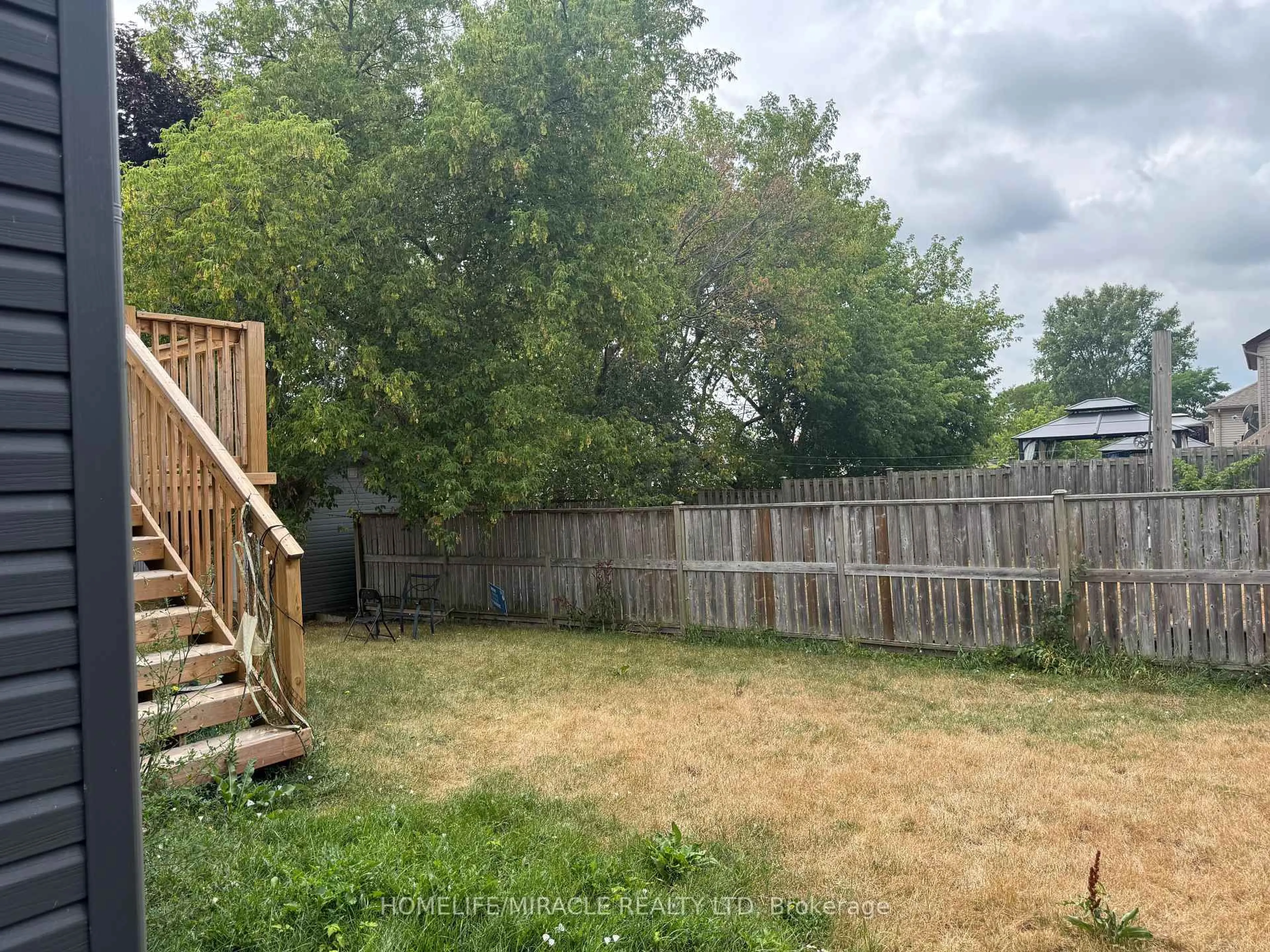 Shed for 42 Centre St, Belleville Ontario K8N 4W6