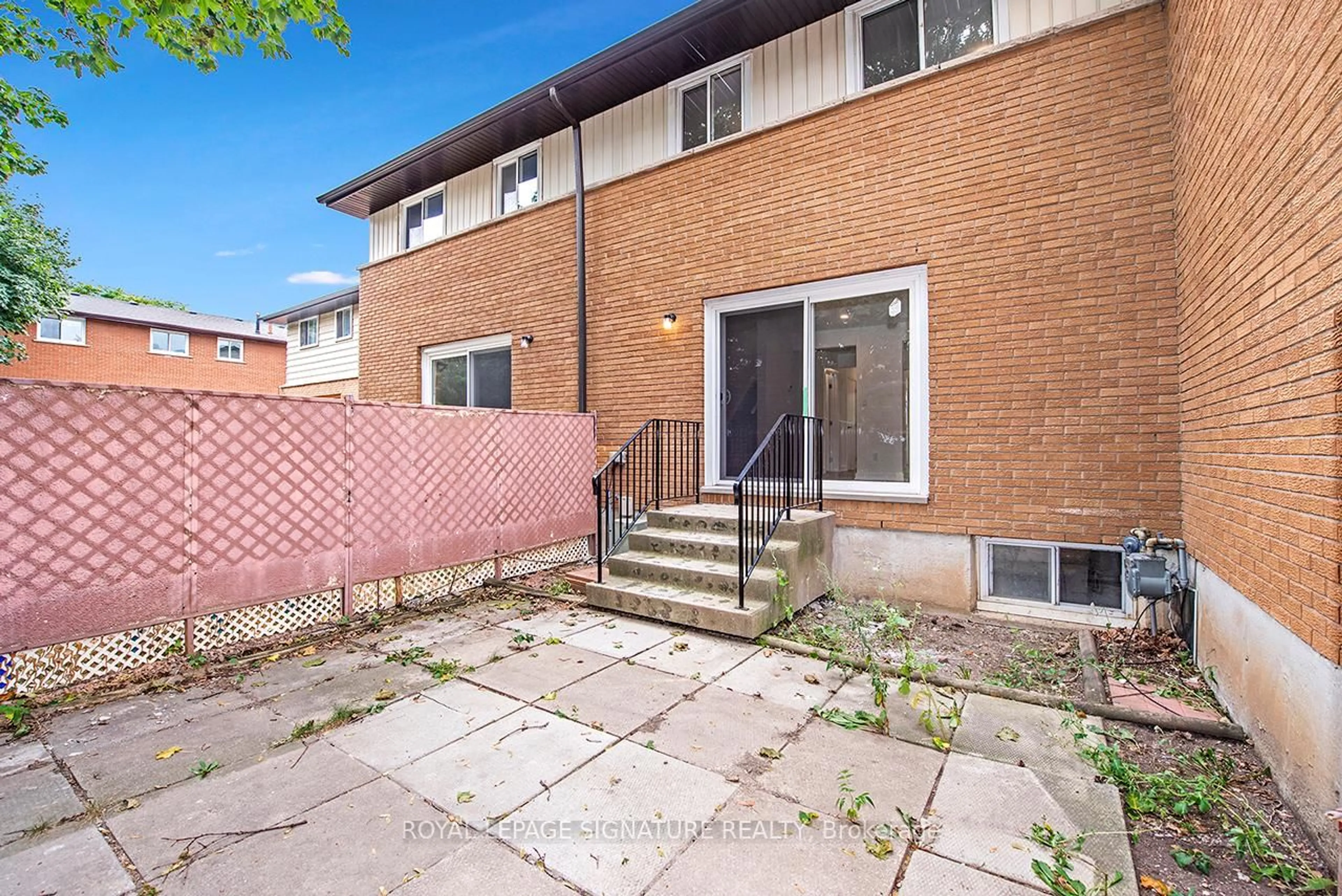 Patio, street for 76 Woodman Dr, Hamilton Ontario L8H 2M5
