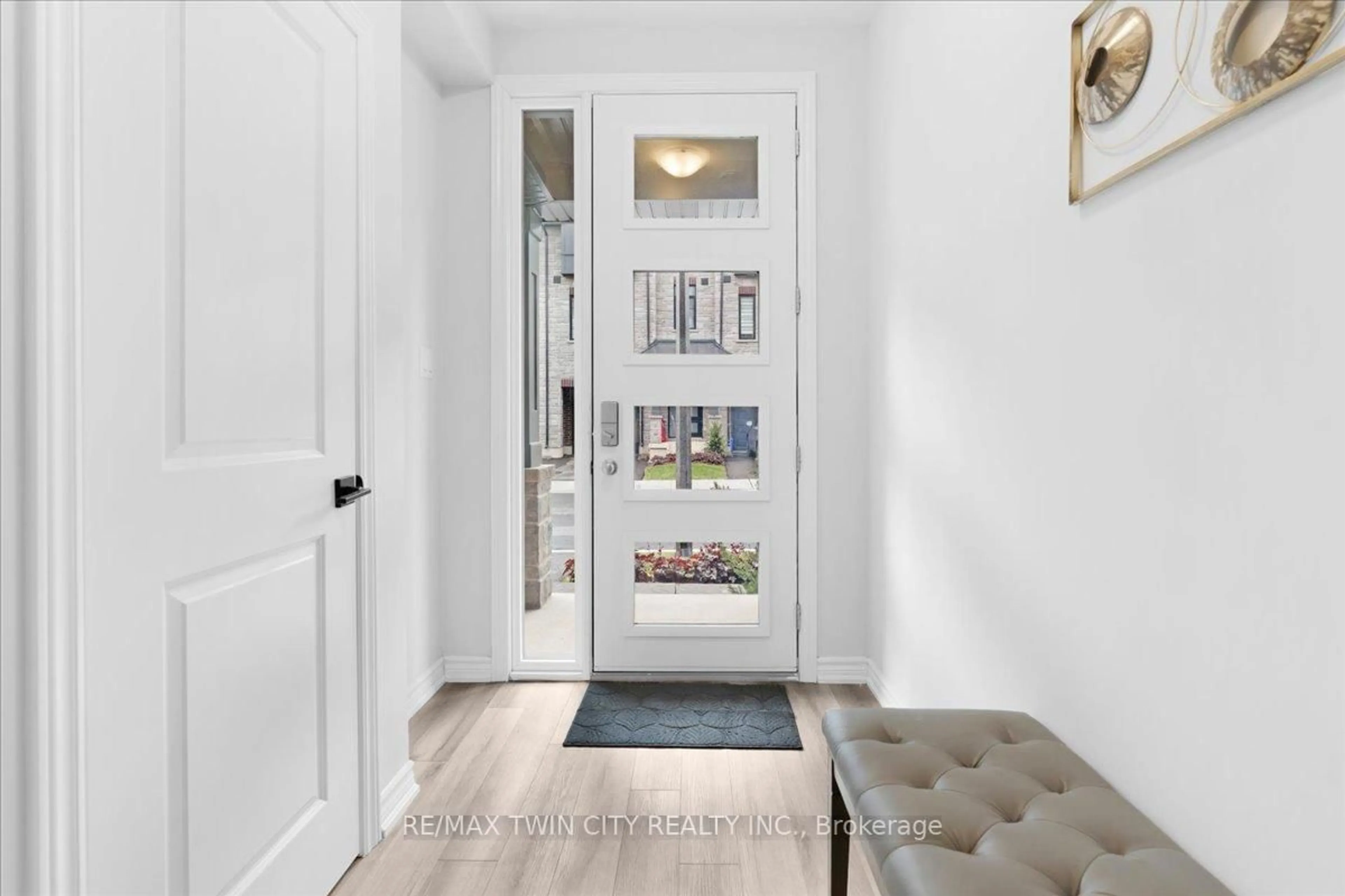 Indoor entryway for 187 Wilson St #5, Hamilton Ontario L9G 0J3