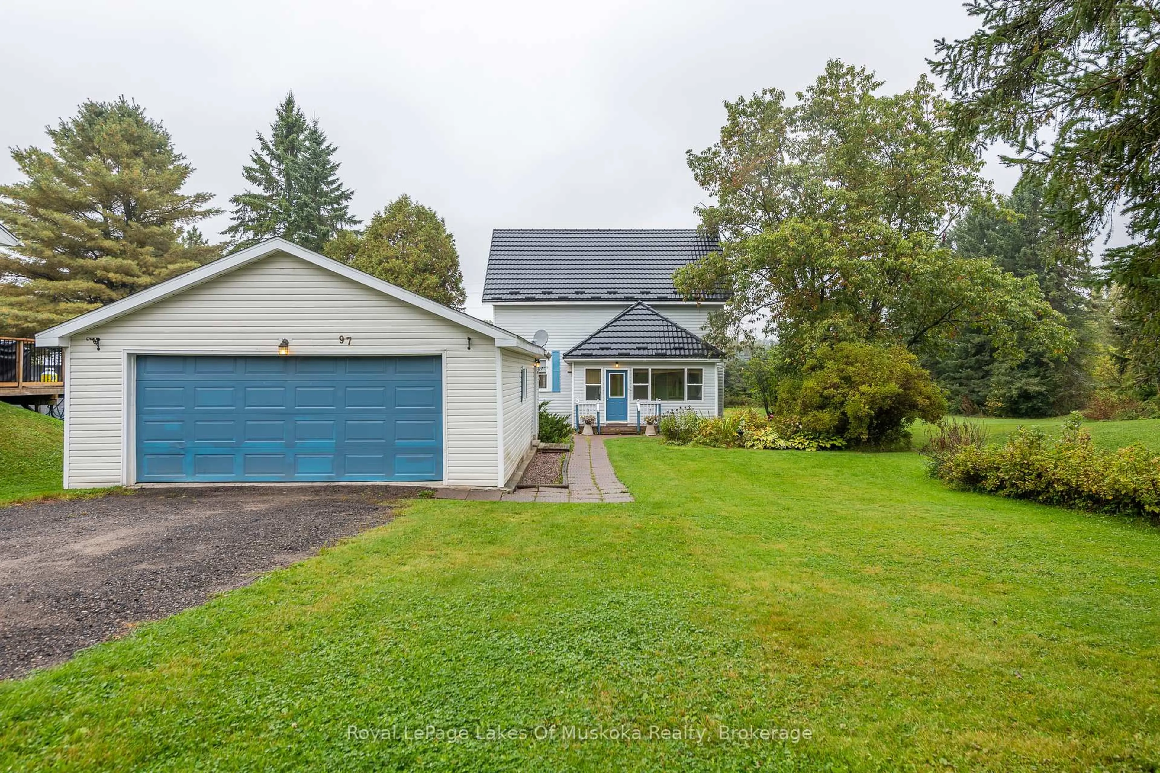 A pic from outside/outdoor area/front of a property/back of a property/a pic from drone, unknown for 97 James St, Burk's Falls Ontario P0A 1C0