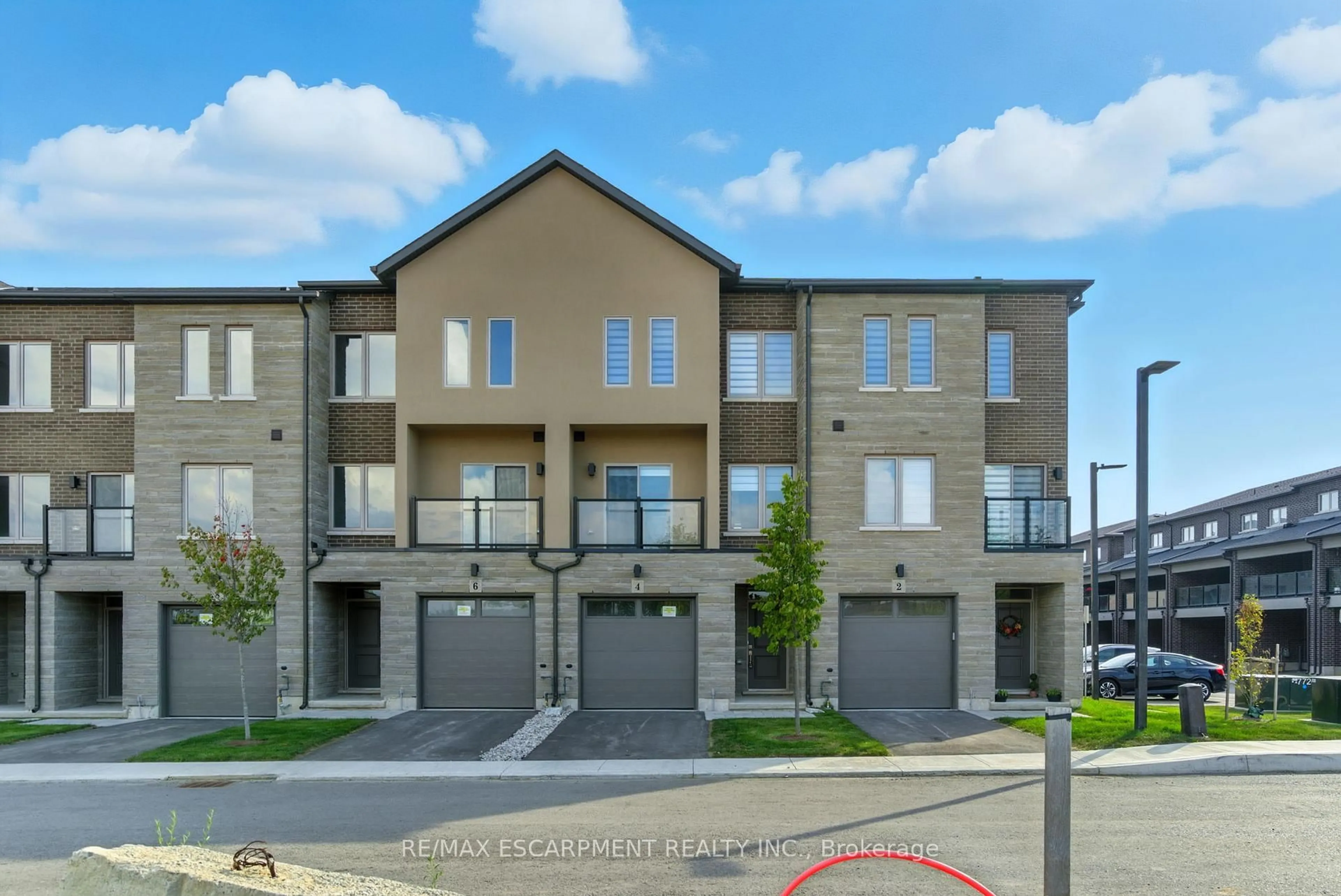 A pic from outside/outdoor area/front of a property/back of a property/a pic from drone, street for 4 Clear Valley Lane, Hamilton Ontario L0R 1W0