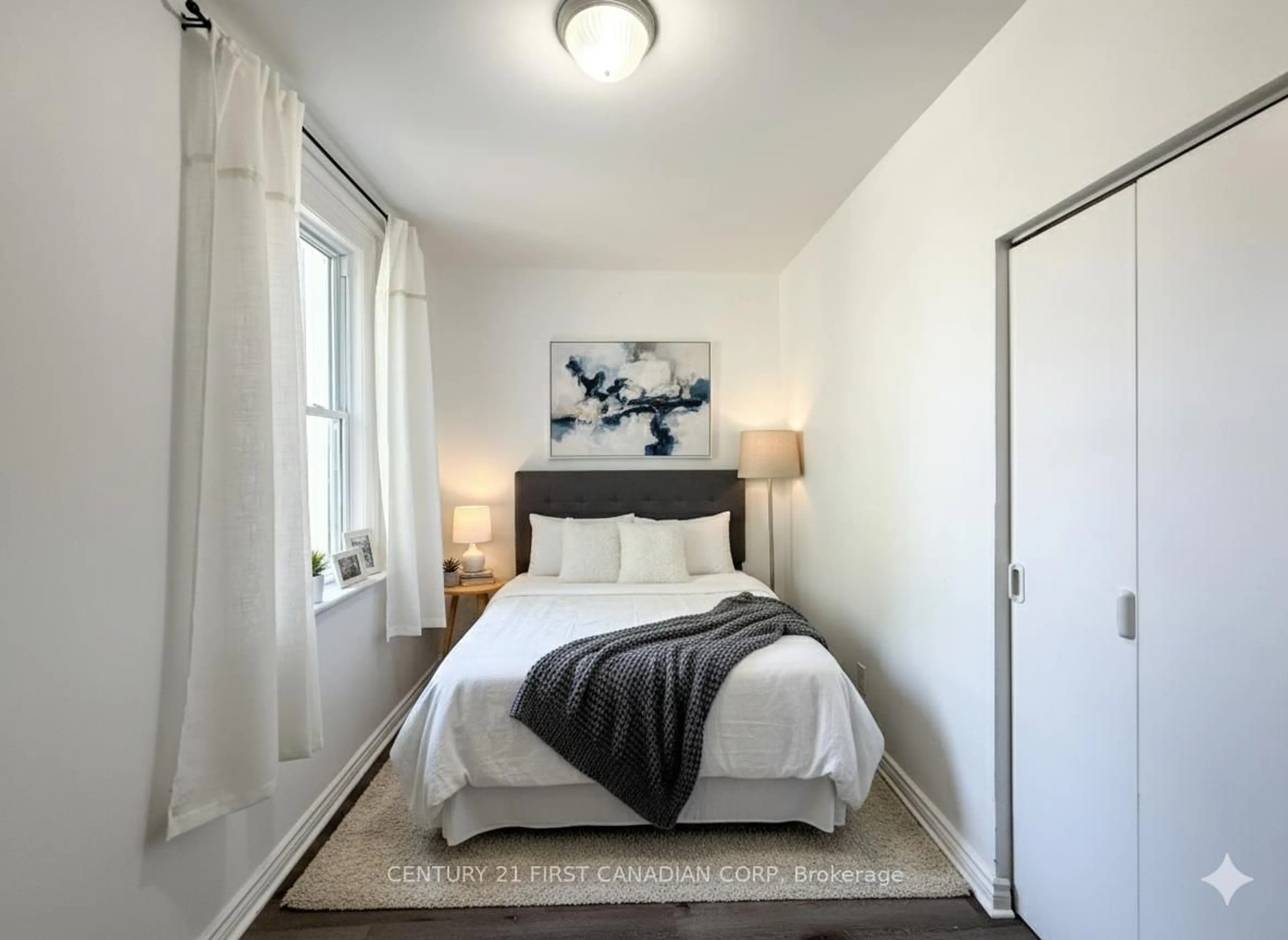 Bedroom with bed, carpet floor for 197 Clarence St, London East Ontario N6B 2J8