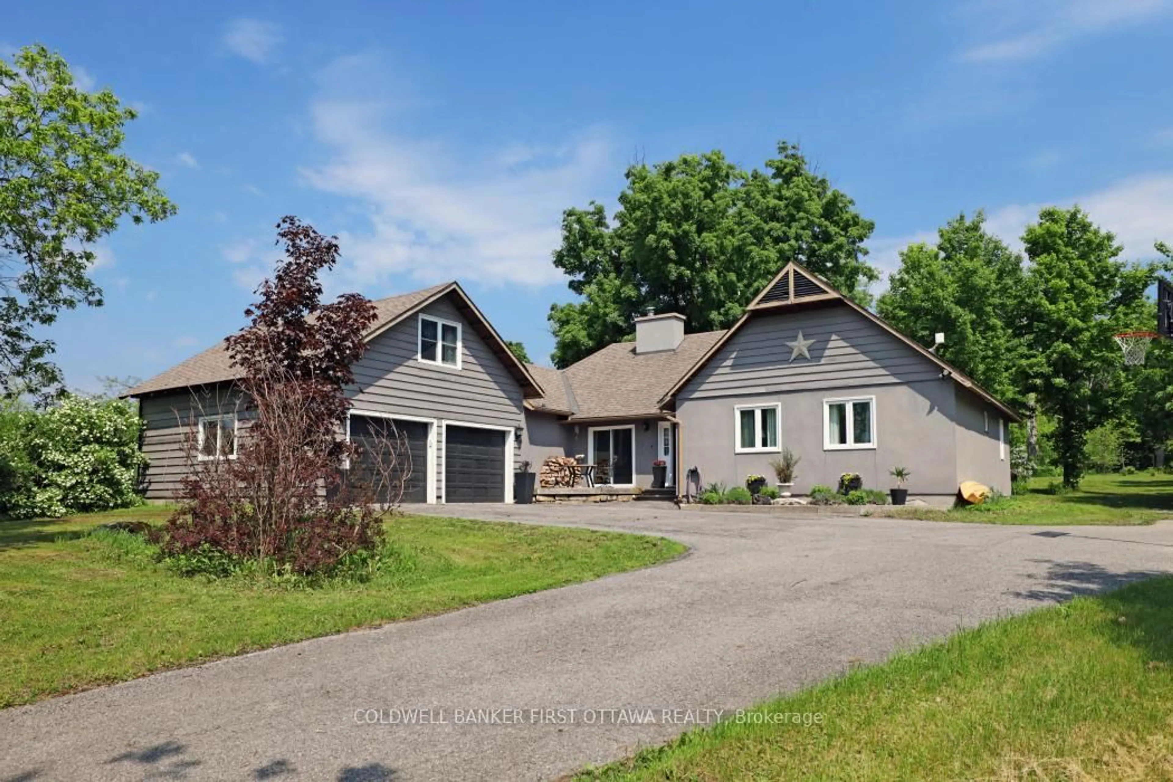 A pic from outside/outdoor area/front of a property/back of a property/a pic from drone, street for 2060 Fifth Line Rd, Ottawa Ontario K0A 1T0