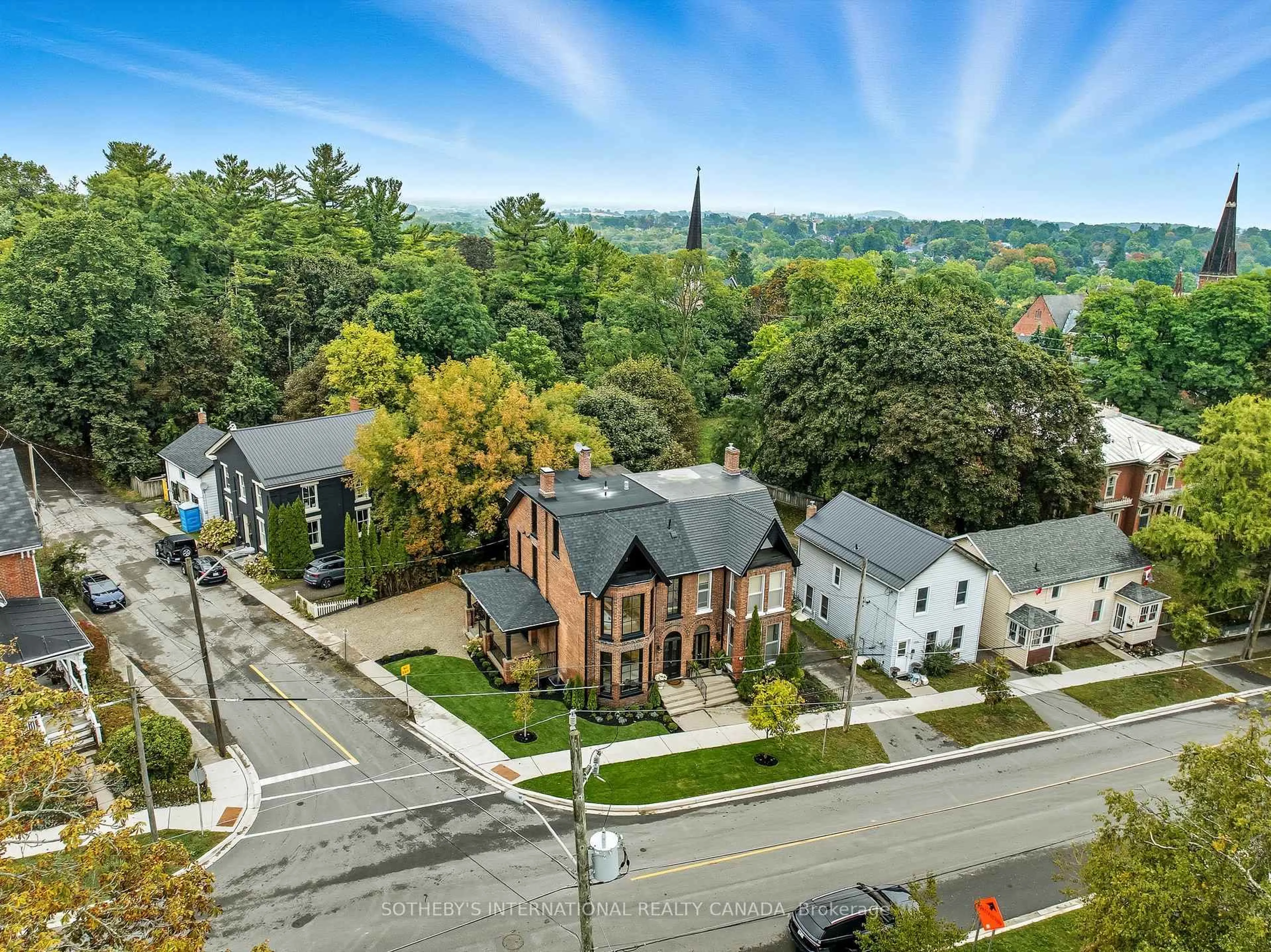 A pic from outside/outdoor area/front of a property/back of a property/a pic from drone, street for 180 Walton St, Port Hope Ontario L1A 1N8