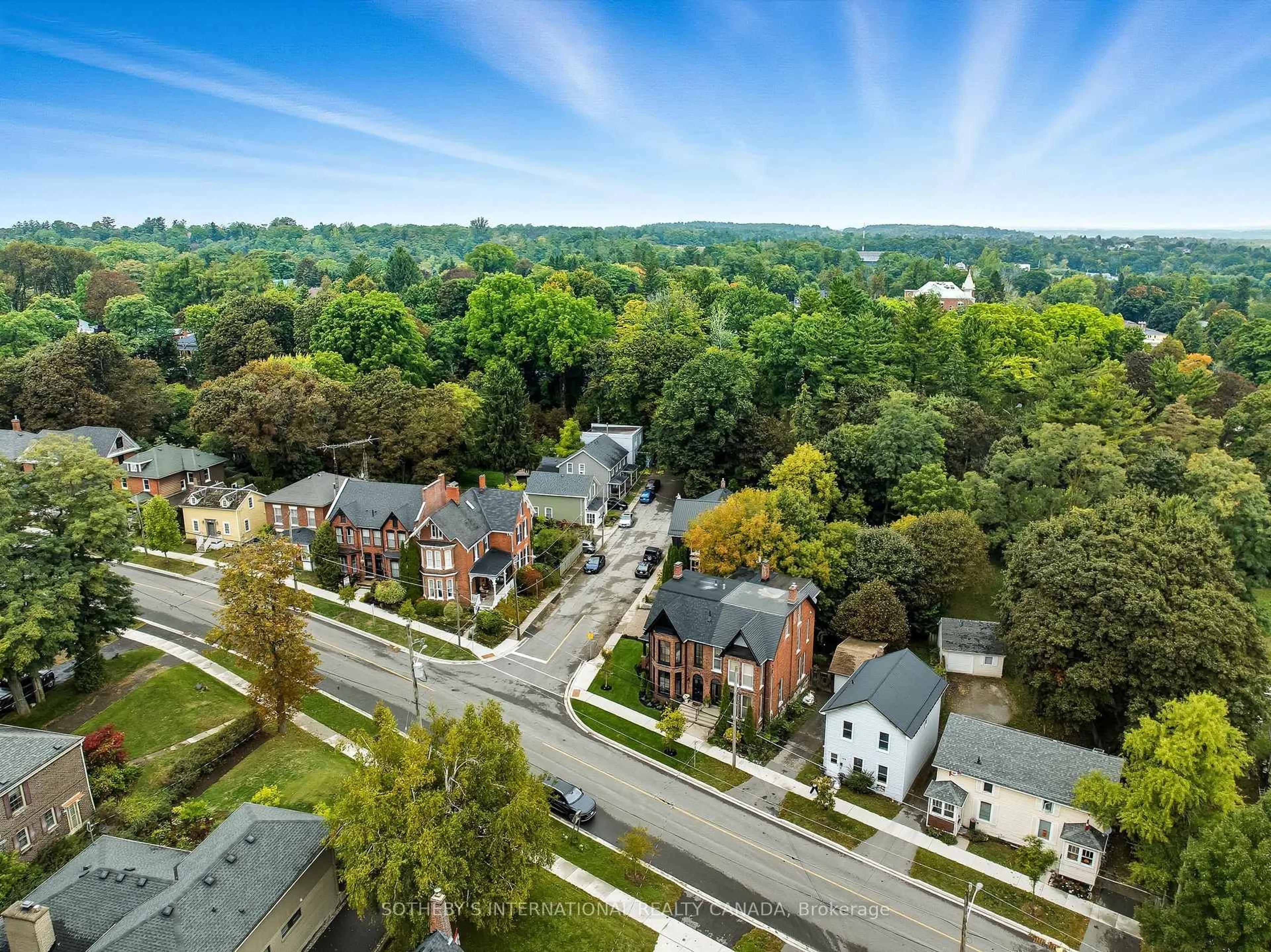A pic from outside/outdoor area/front of a property/back of a property/a pic from drone, street for 180 Walton St, Port Hope Ontario L1A 1N8