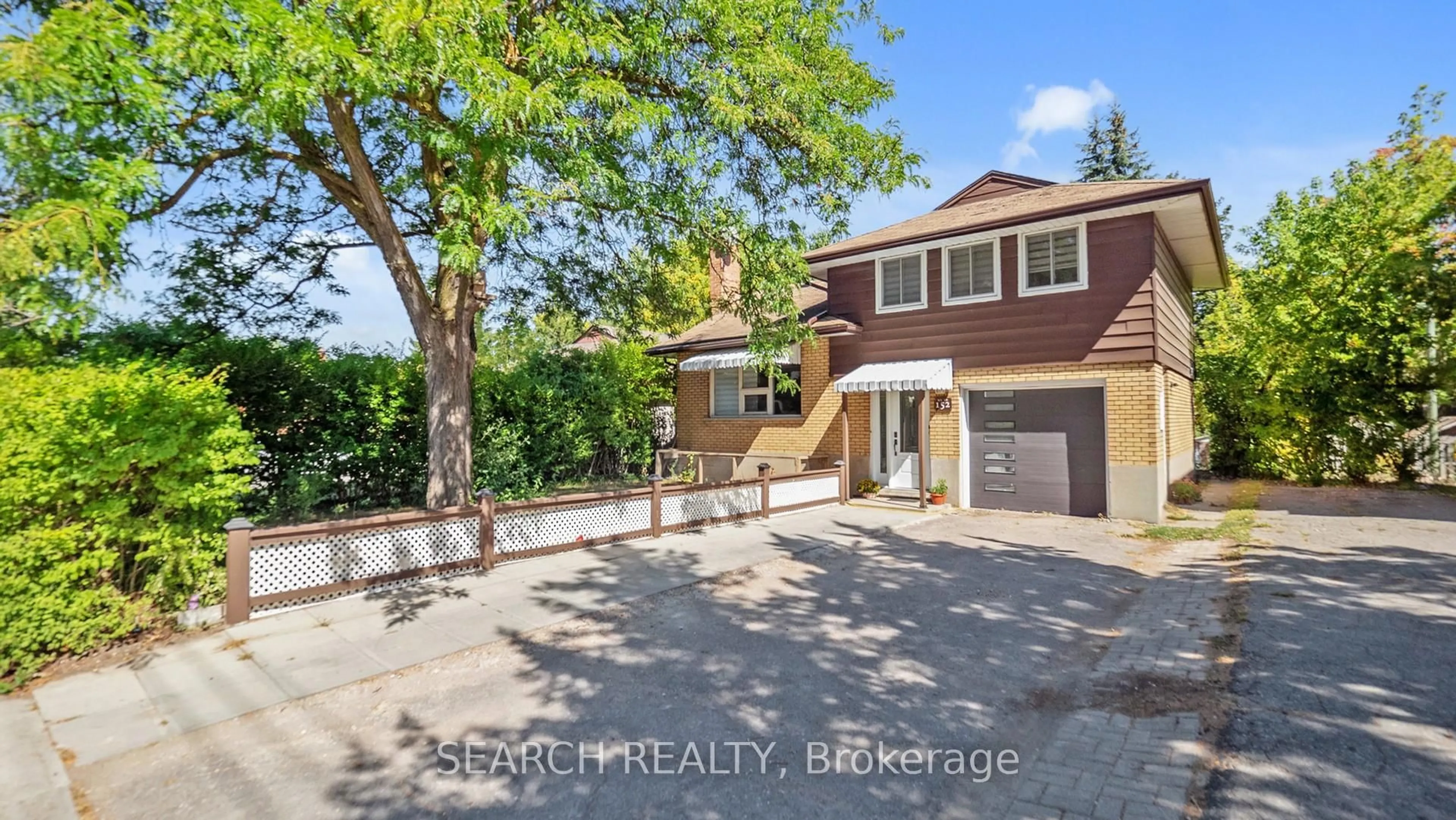 A pic from outside/outdoor area/front of a property/back of a property/a pic from drone, street for 152 Weber St, Waterloo Ontario N2J 3H1