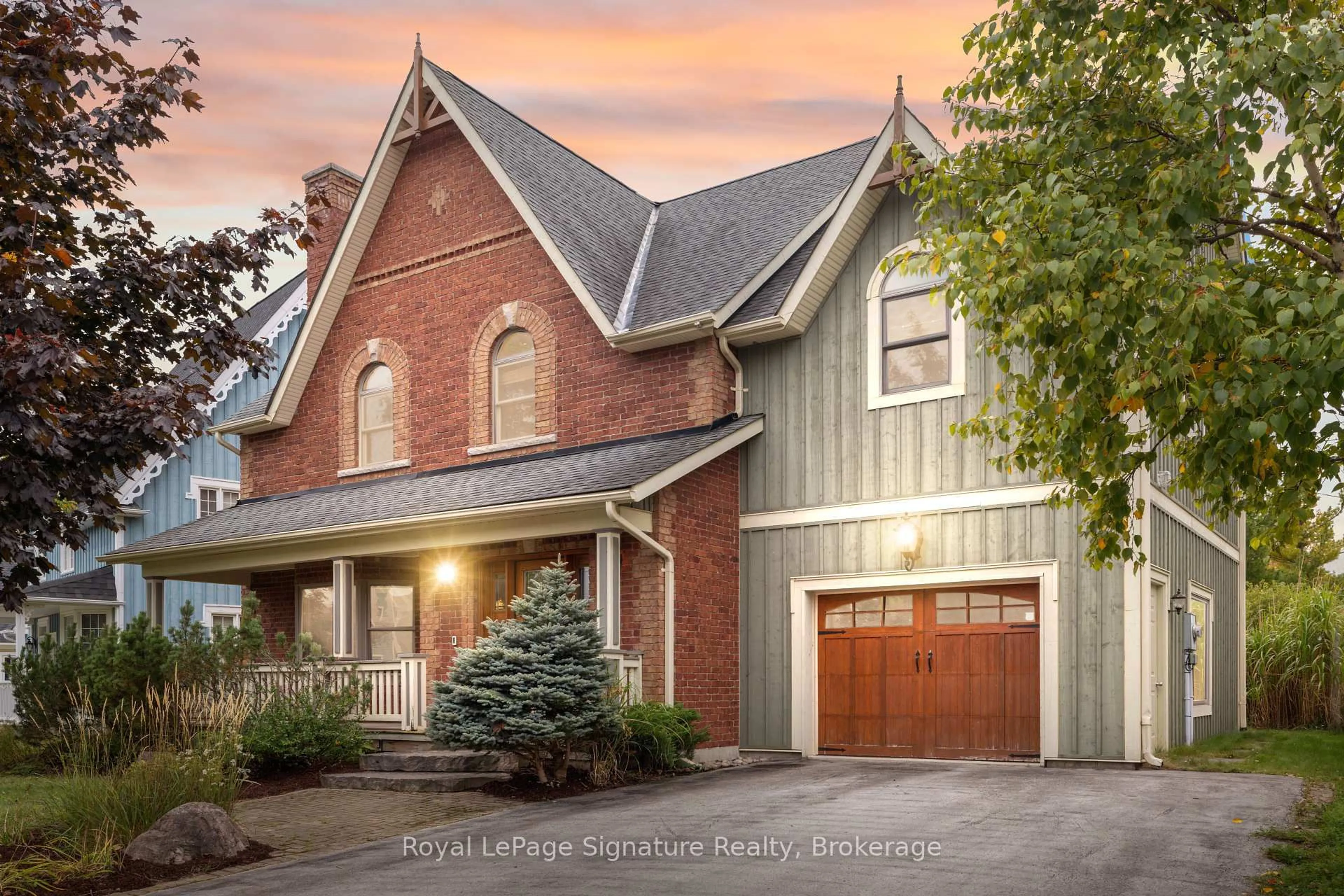 Home with brick exterior material, street for 161 Snowbridge Way, Blue Mountains Ontario L9Y 0V1