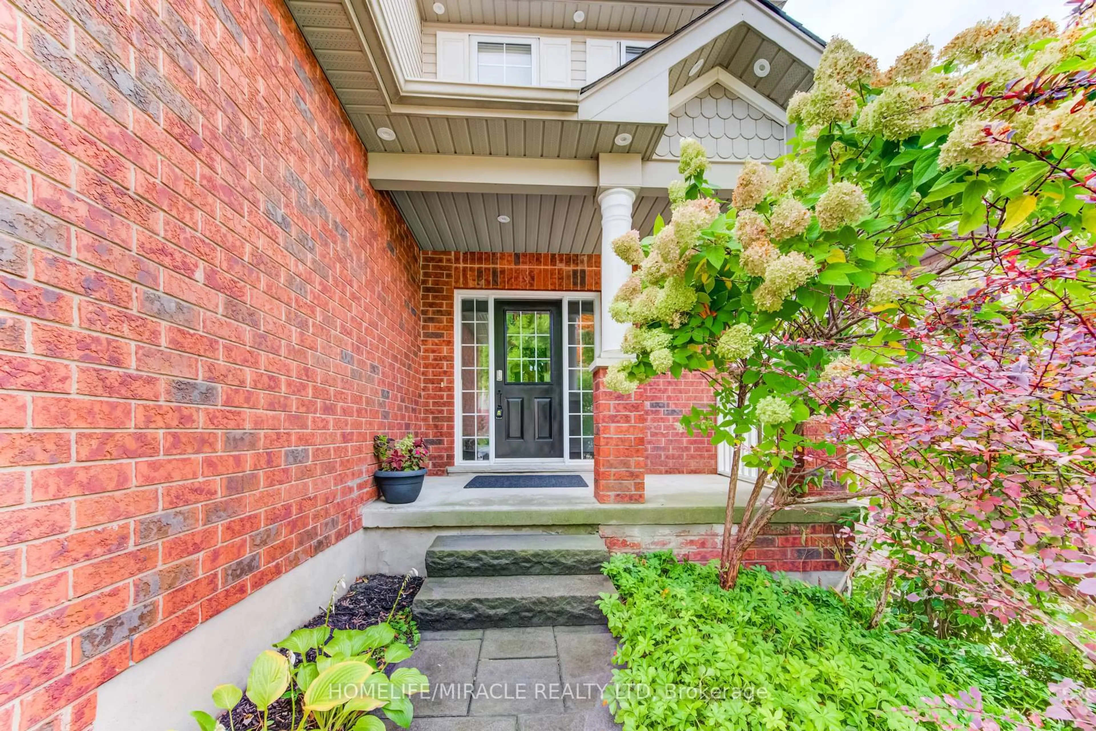 Home with brick exterior material, street for 124 Winding Wood Cres, Kitchener Ontario N2P 2L7