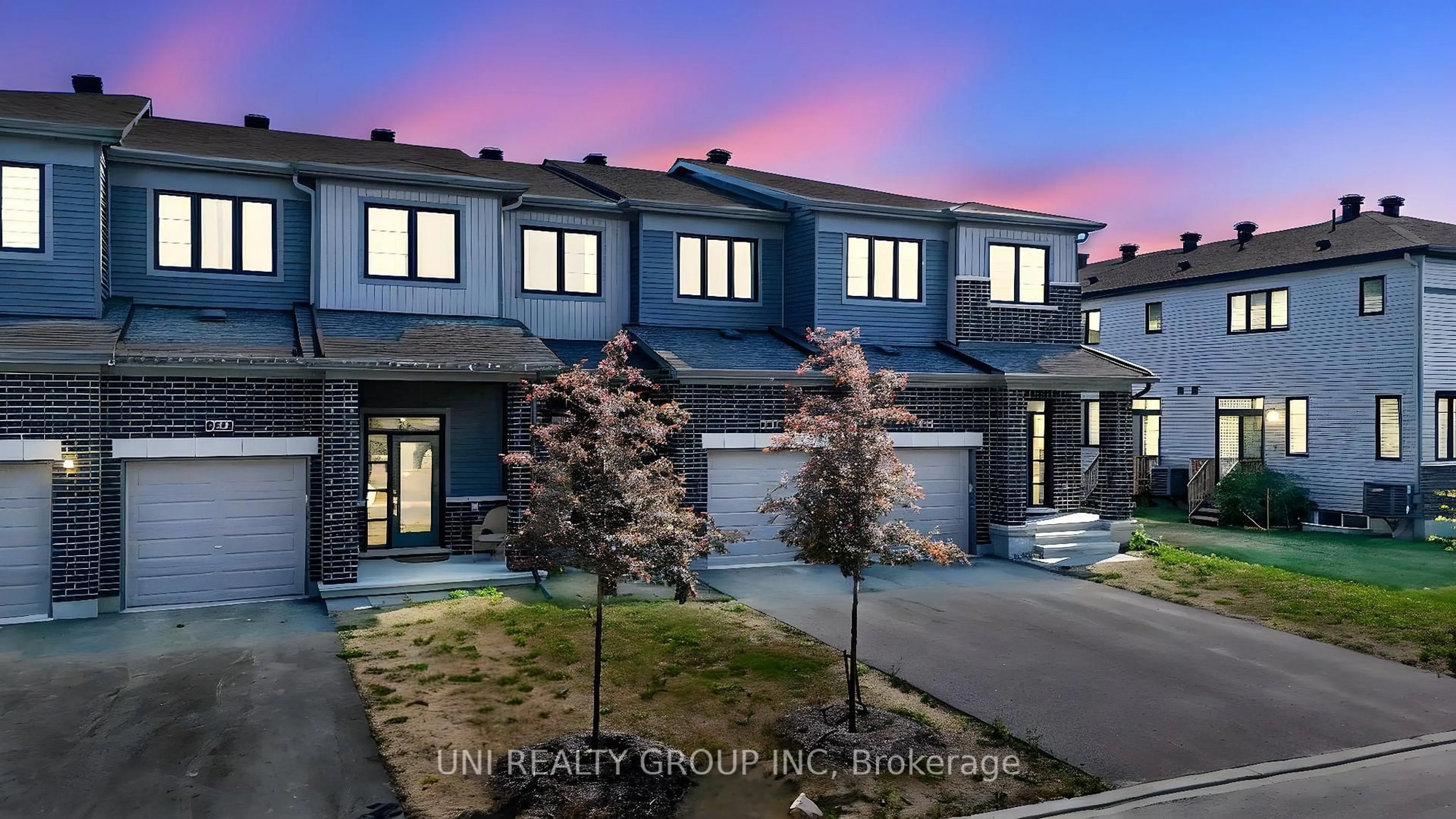 A pic from outside/outdoor area/front of a property/back of a property/a pic from drone, street for 741 Cashmere Terr, Ottawa Ontario K2J 6Z6