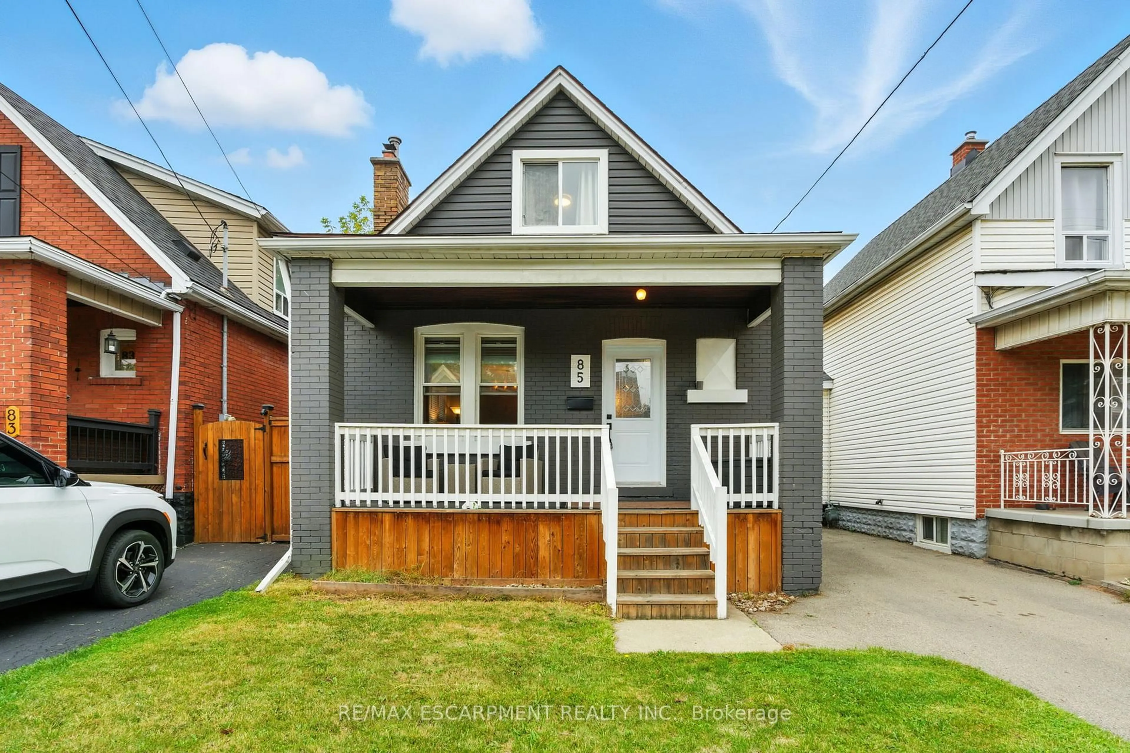 Home with vinyl exterior material, street for 85 Crosthwaite Ave, Hamilton Ontario L8H 4V3