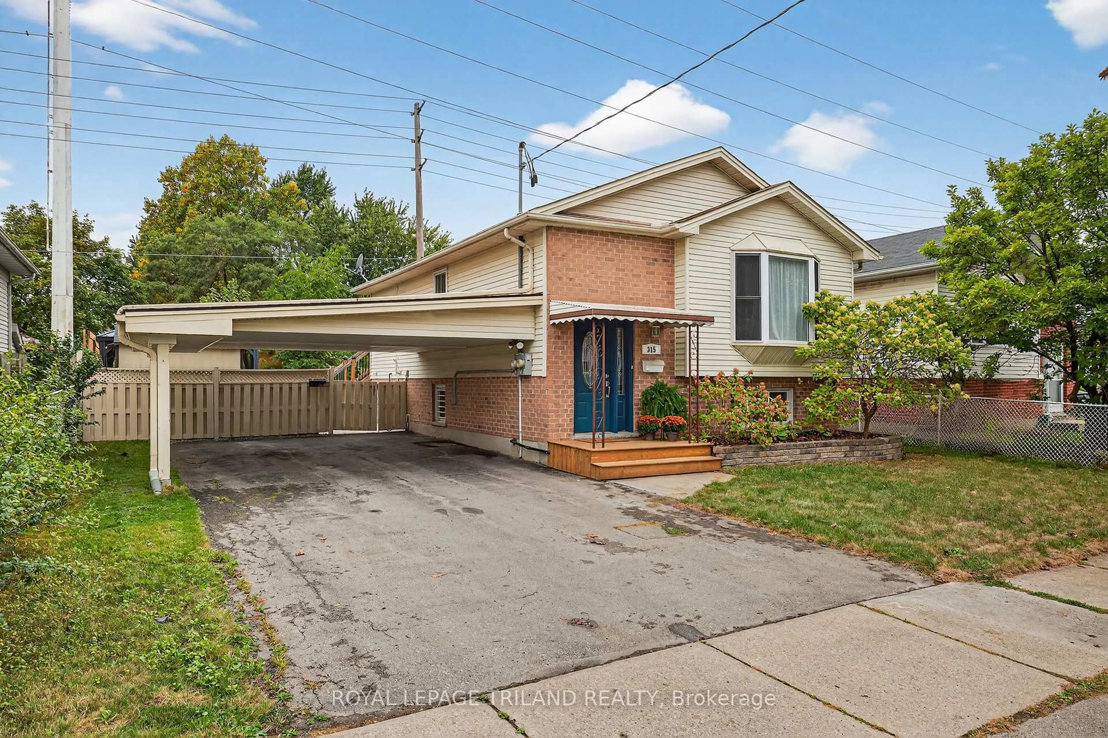 A pic from outside/outdoor area/front of a property/back of a property/a pic from drone, street for 315 SASKATOON St, London East Ontario N5W 6A4