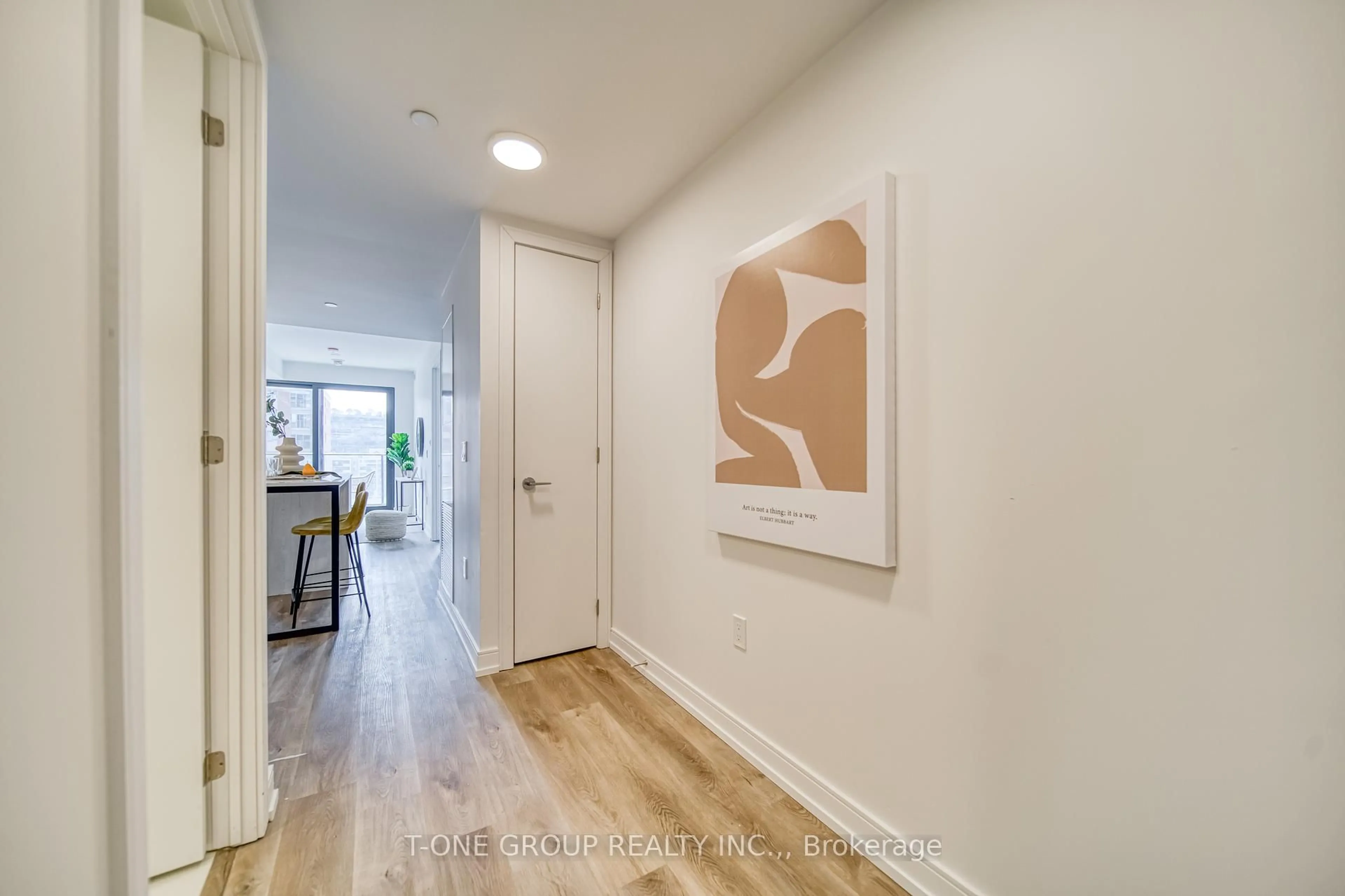 Indoor entryway for 1 Jarvis St #910, Hamilton Ontario L8R 3J2