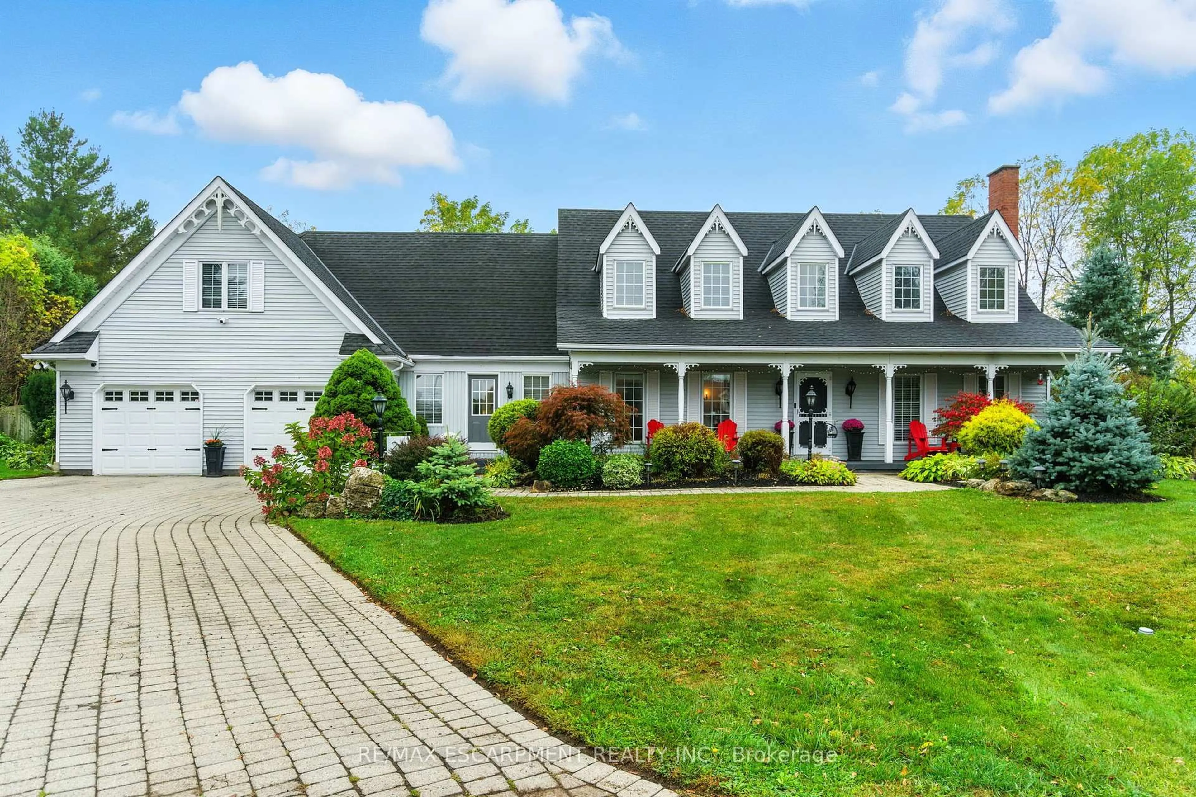 Home with vinyl exterior material, street for 24 Meander Clse, Hamilton Ontario L0R 1H1