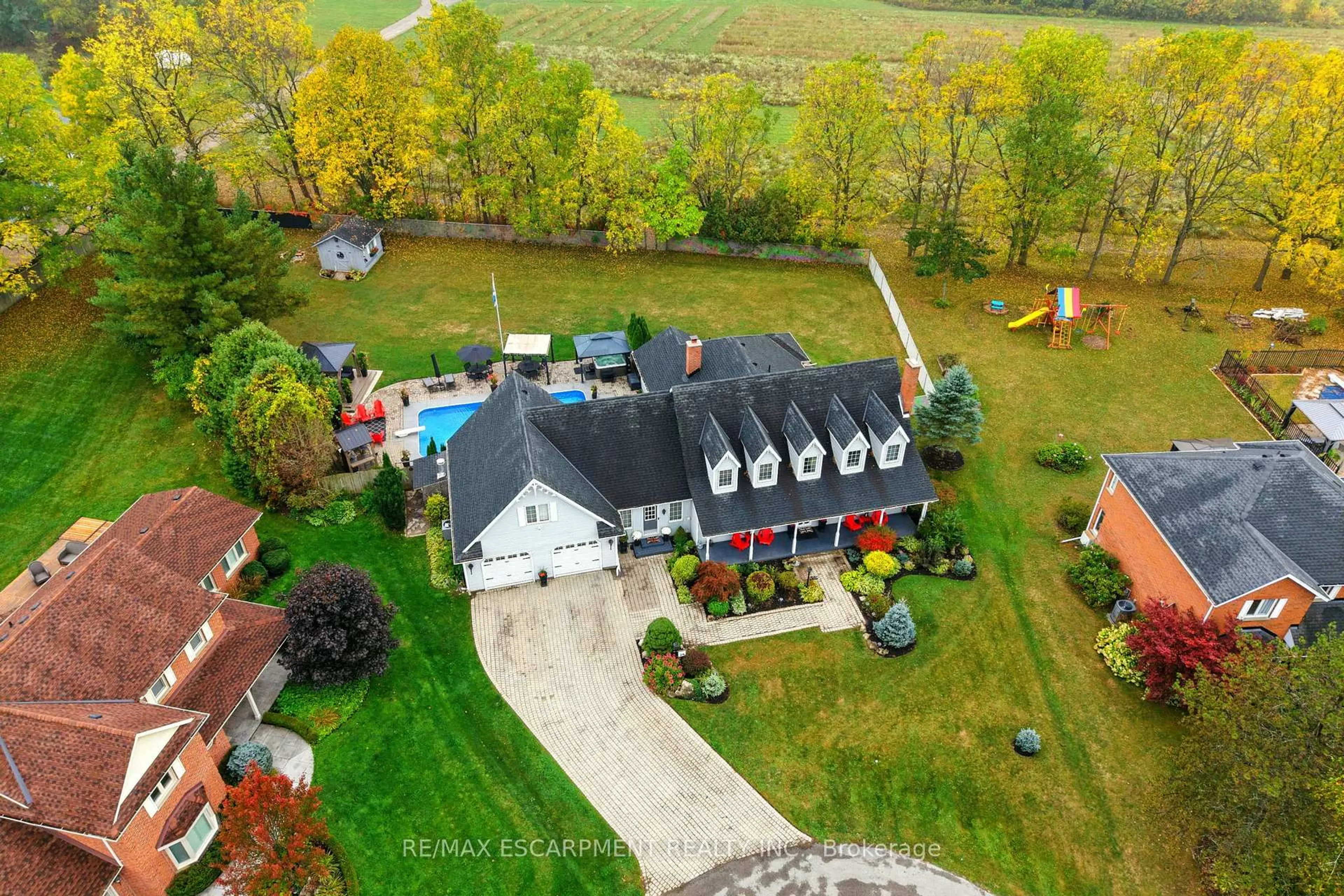 A pic from outside/outdoor area/front of a property/back of a property/a pic from drone, water/lake/river/ocean view for 24 Meander Clse, Hamilton Ontario L0R 1H1