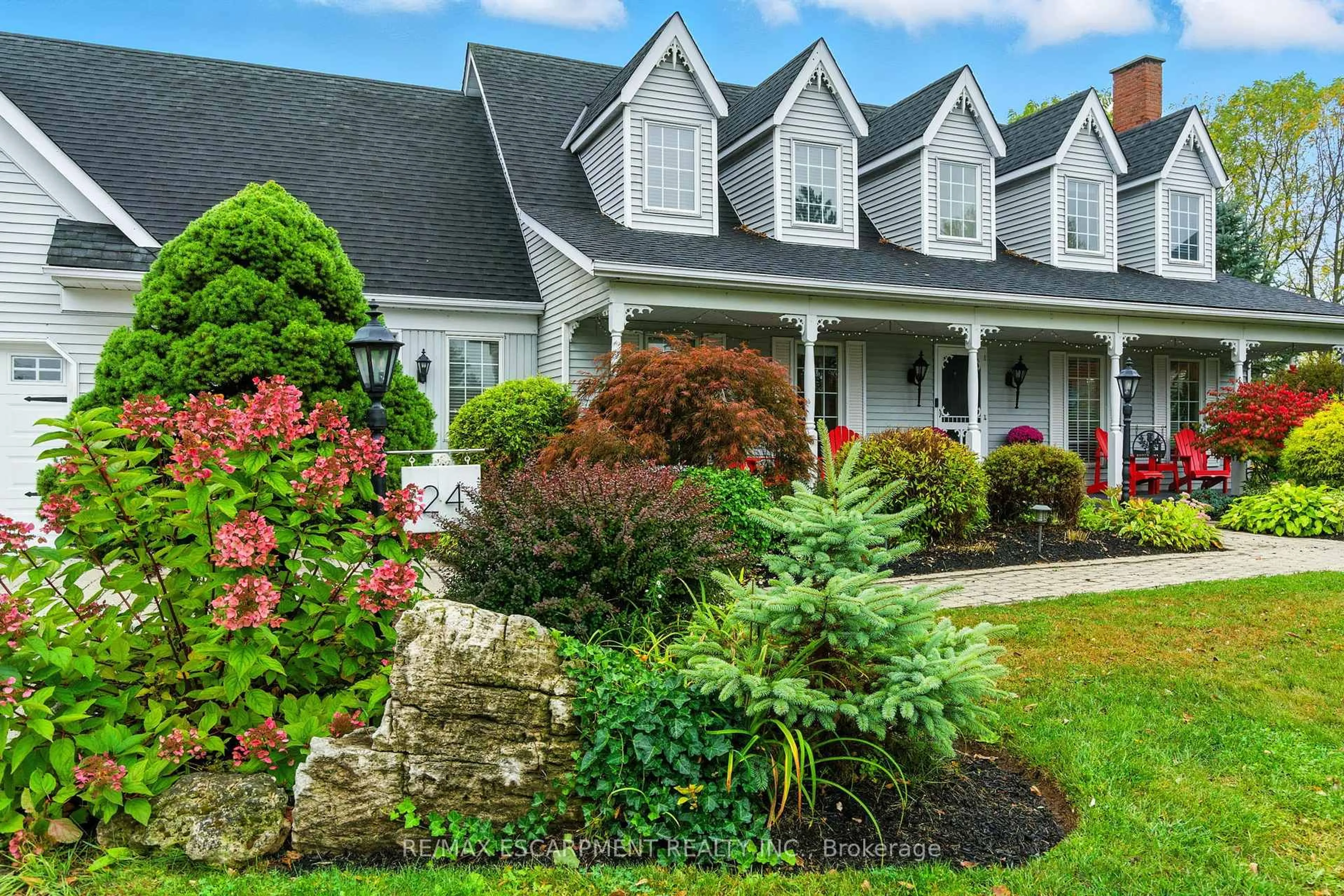 Home with vinyl exterior material, unknown for 24 Meander Clse, Hamilton Ontario L0R 1H1