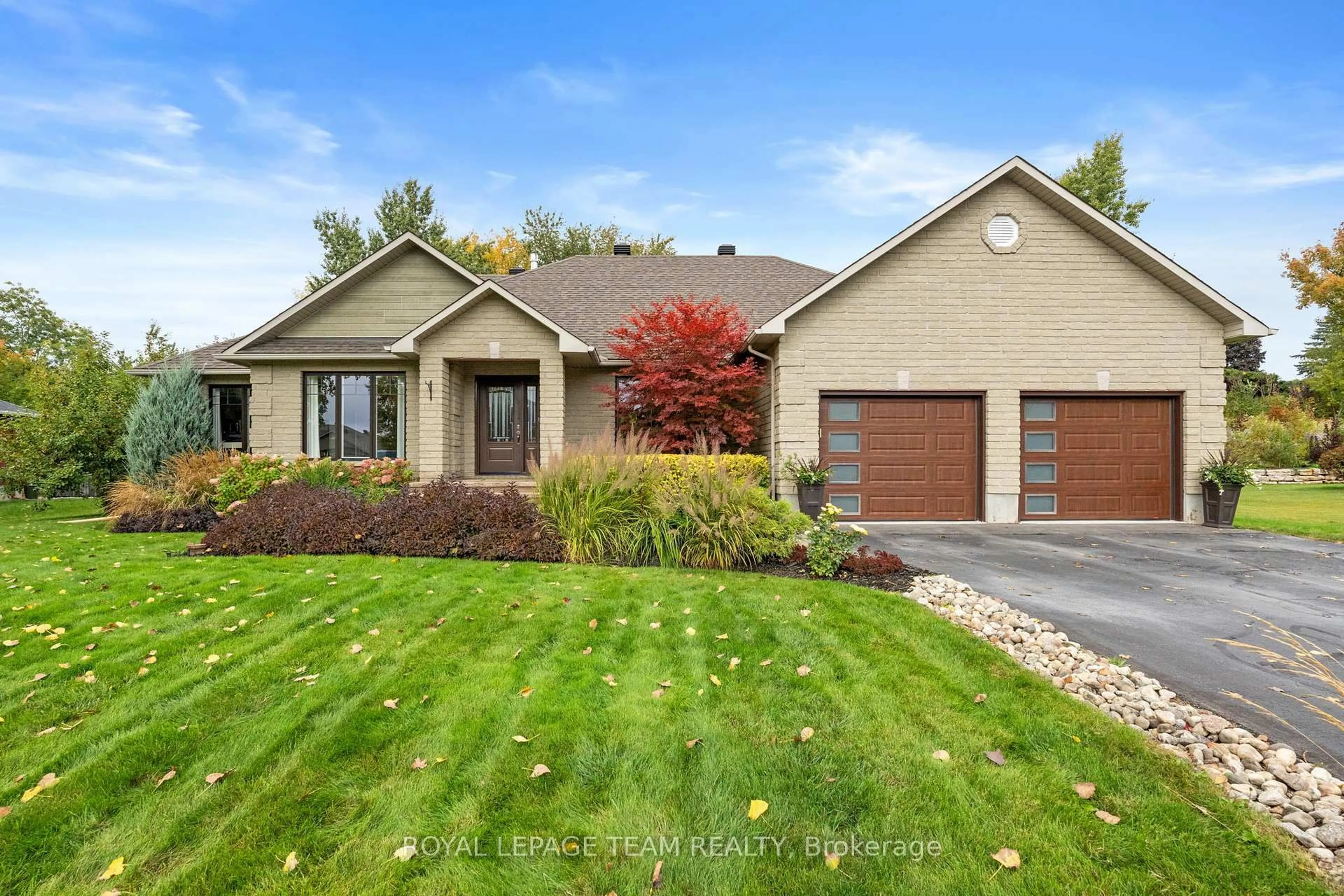 Home with brick exterior material, street for 6903 Twin Lakes Ave, Greely Ontario K4P 1P1