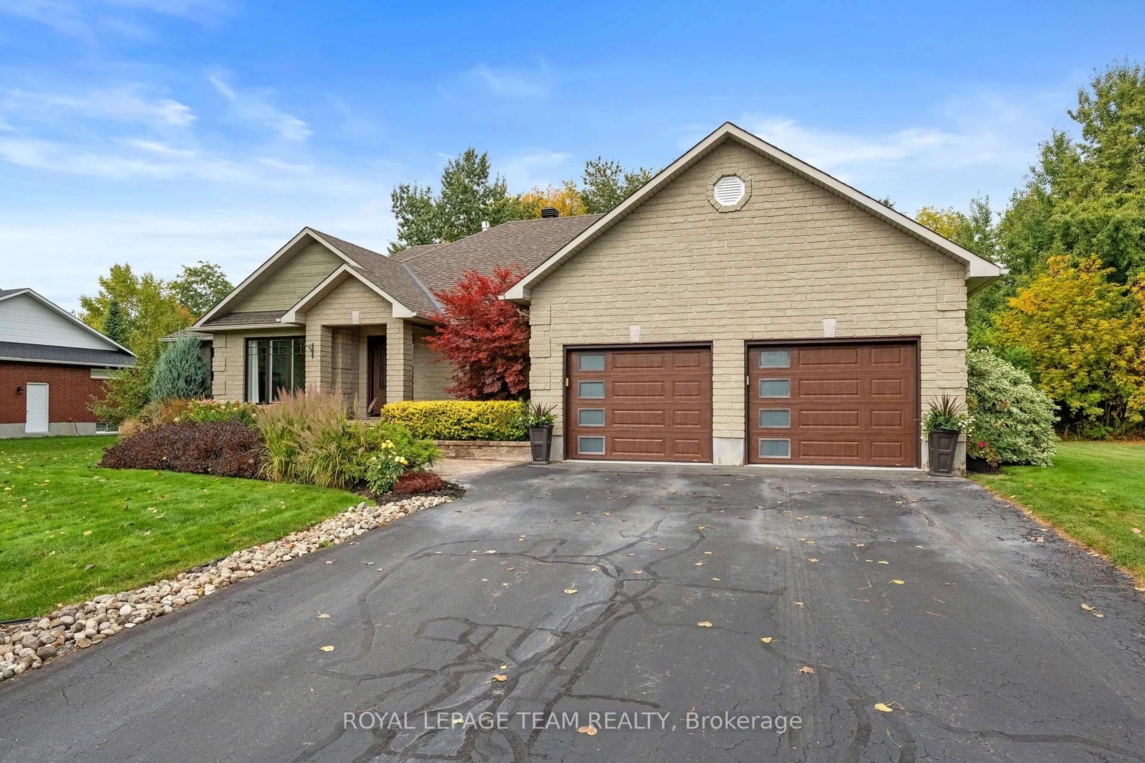 Home with brick exterior material, unknown for 6903 Twin Lakes Ave, Greely Ontario K4P 1P1