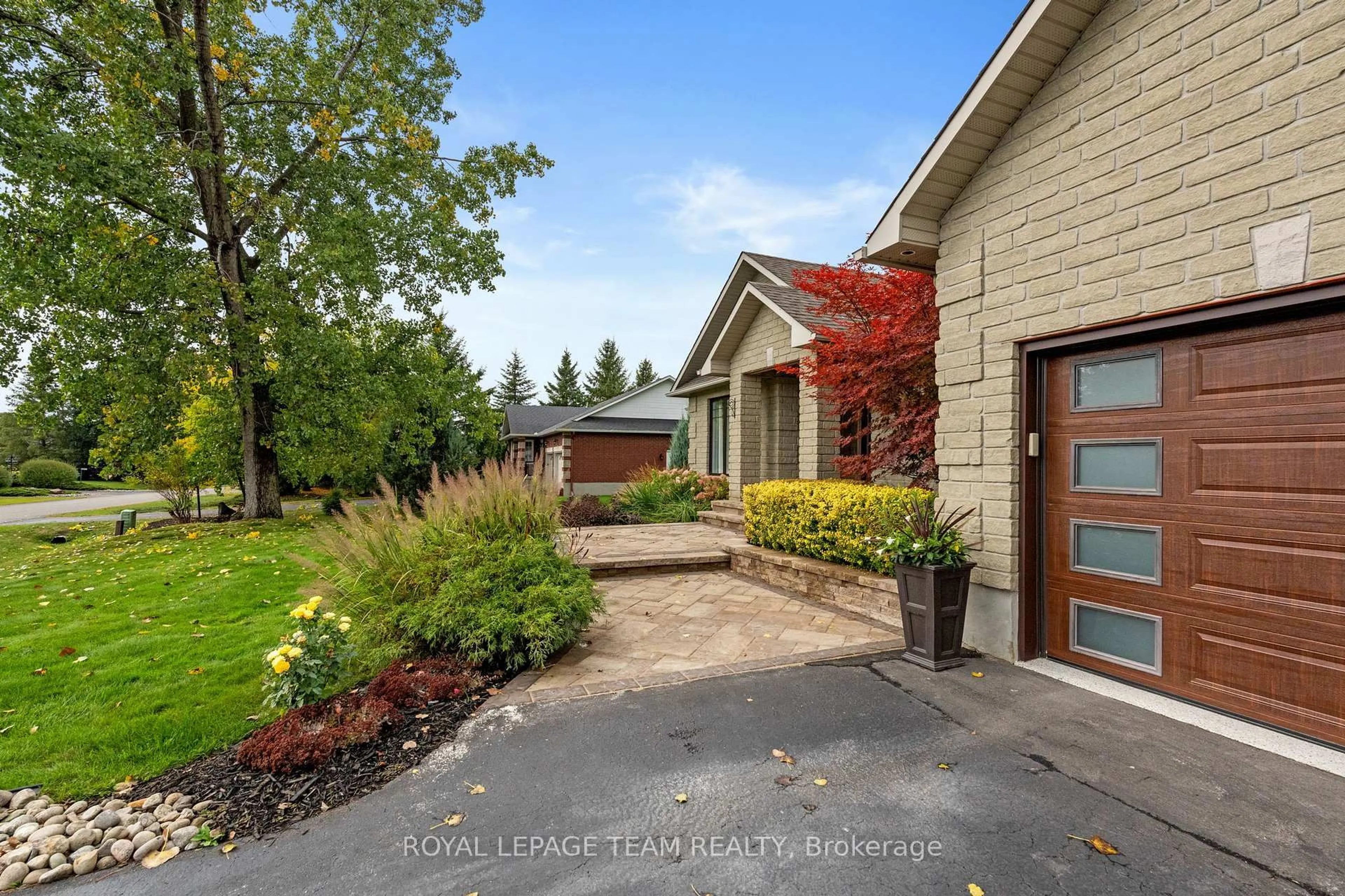 Unknown for 6903 Twin Lakes Ave, Greely Ontario K4P 1P1