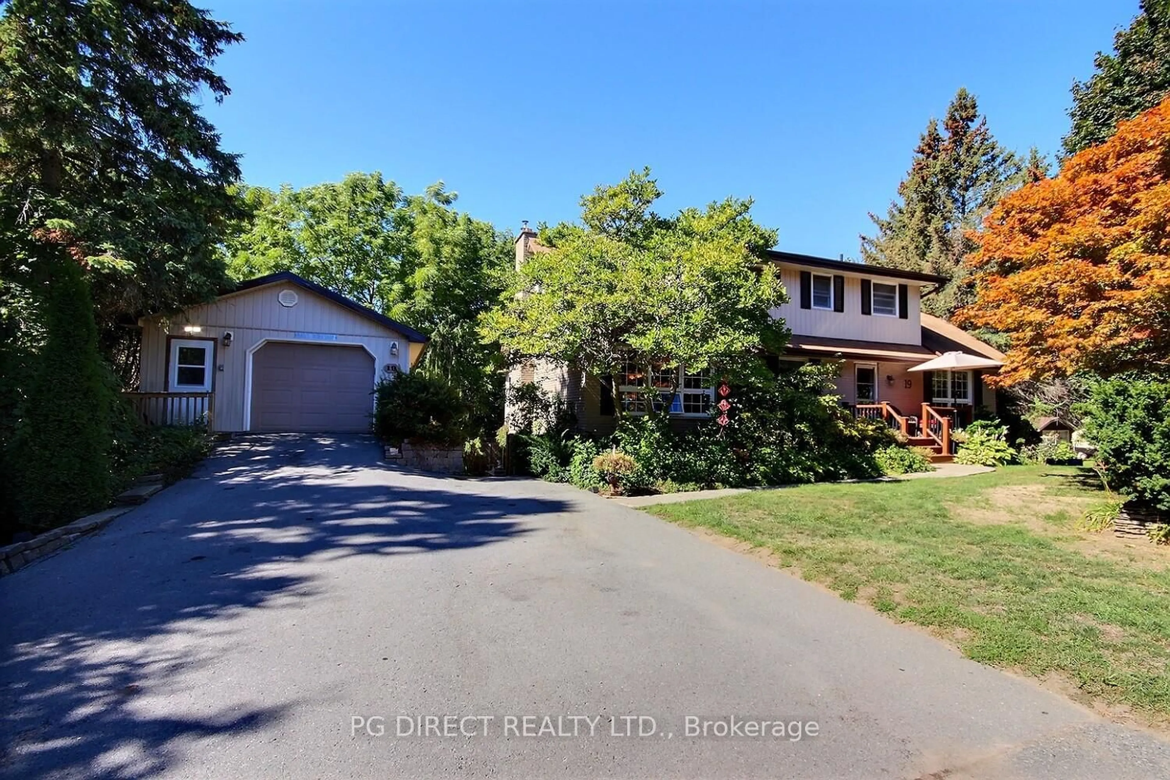 A pic from outside/outdoor area/front of a property/back of a property/a pic from drone, street for 19 Orchard Cres, Brighton Ontario K0K 1H0