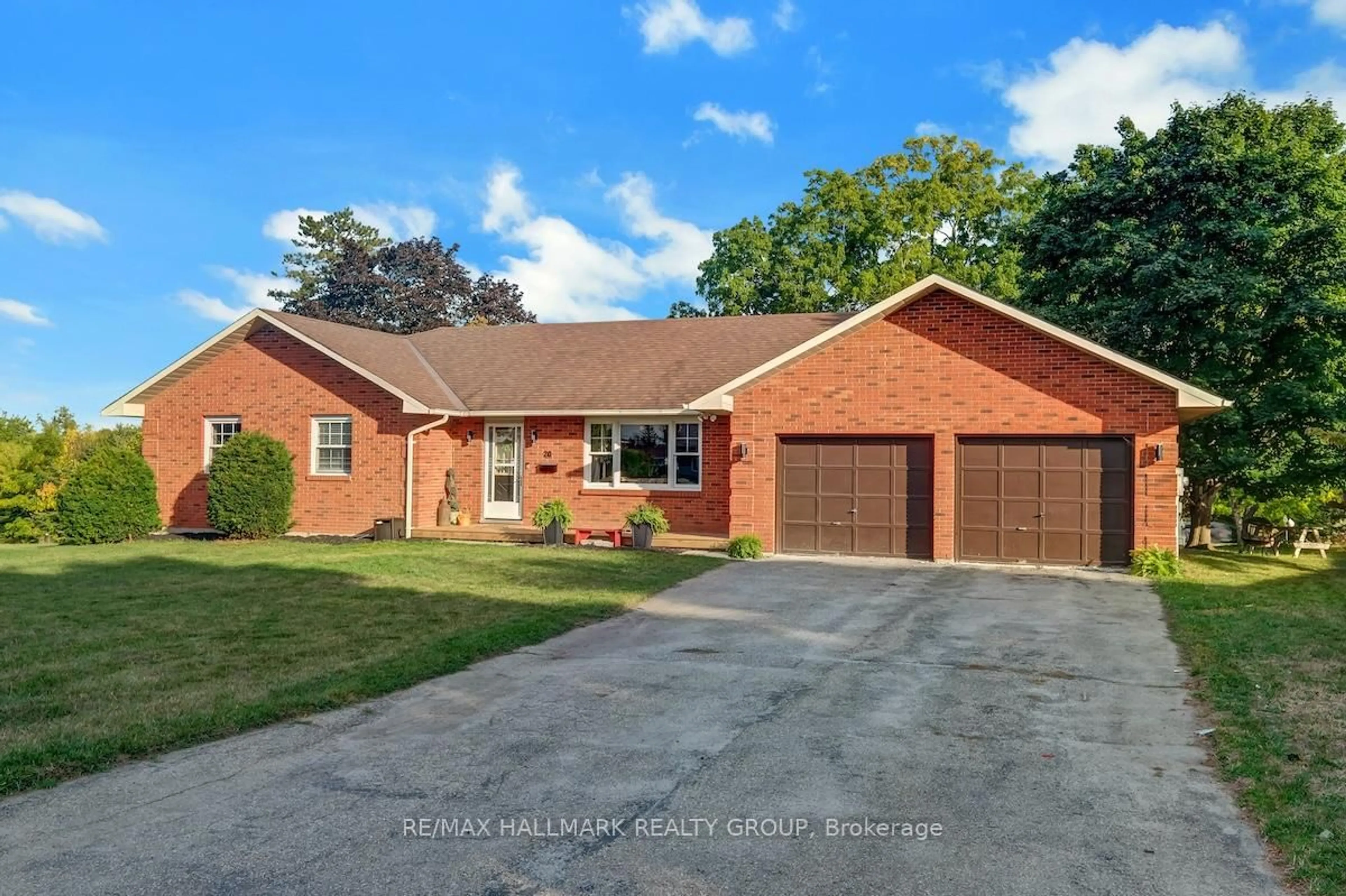 Home with brick exterior material, street for 20 HILLTOP Cres, North Grenville Ontario K0G 1J0
