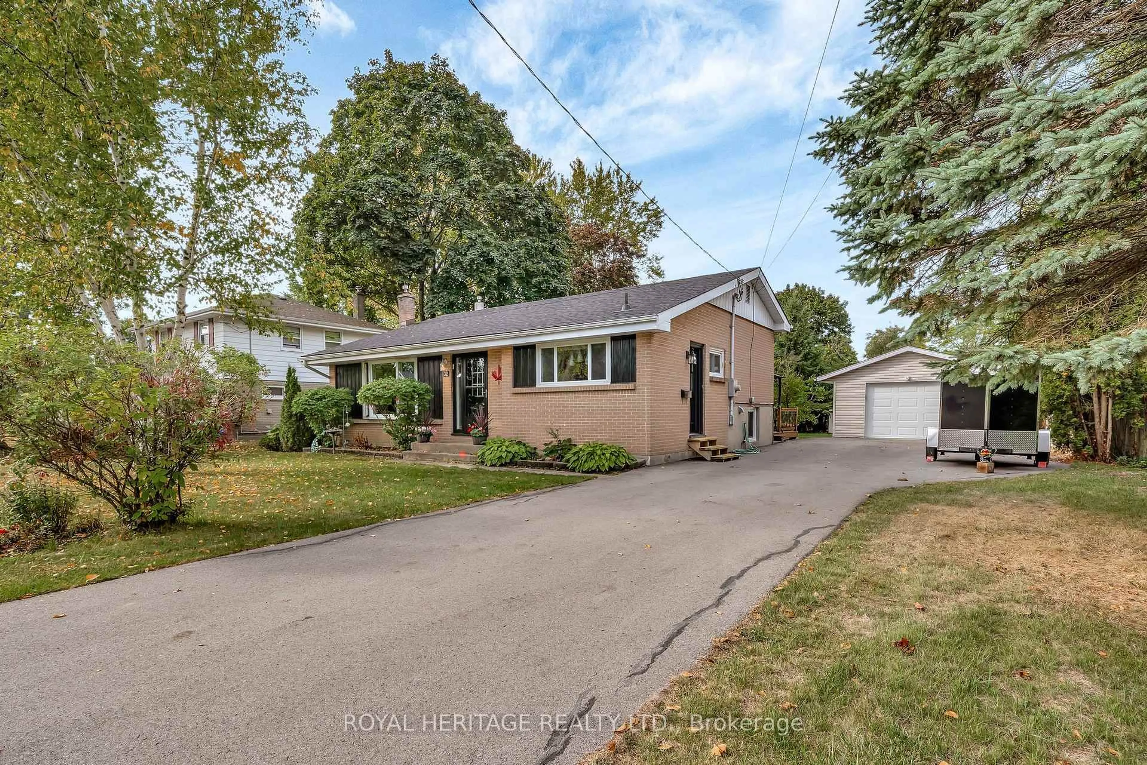 Home with brick exterior material, street for 32 Glen Rd, Belleville Ontario K8P 4G1
