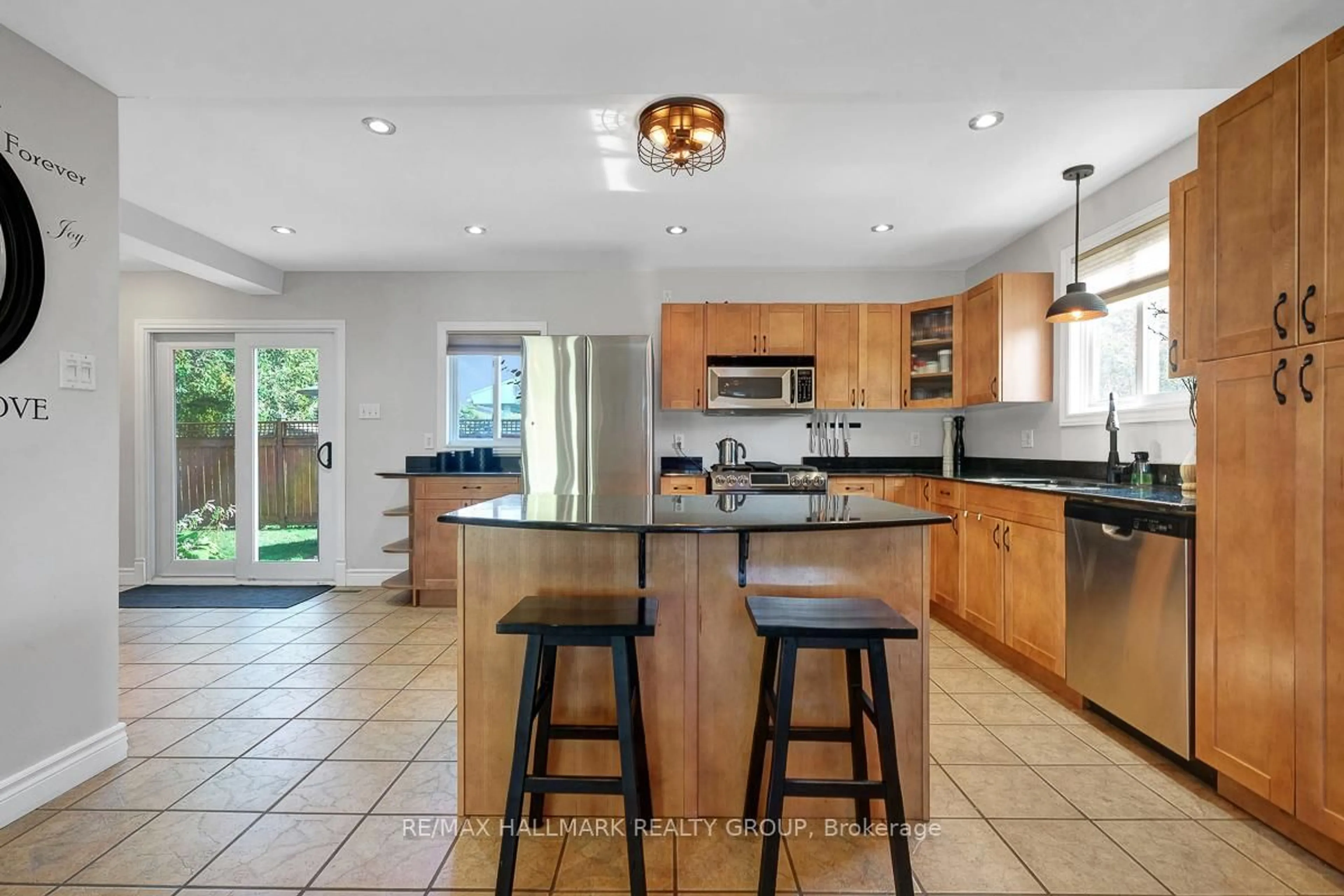 Open concept kitchen, ceramic/tile floor for 3243 Southgate Rd, Ottawa Ontario K1V 7Y2