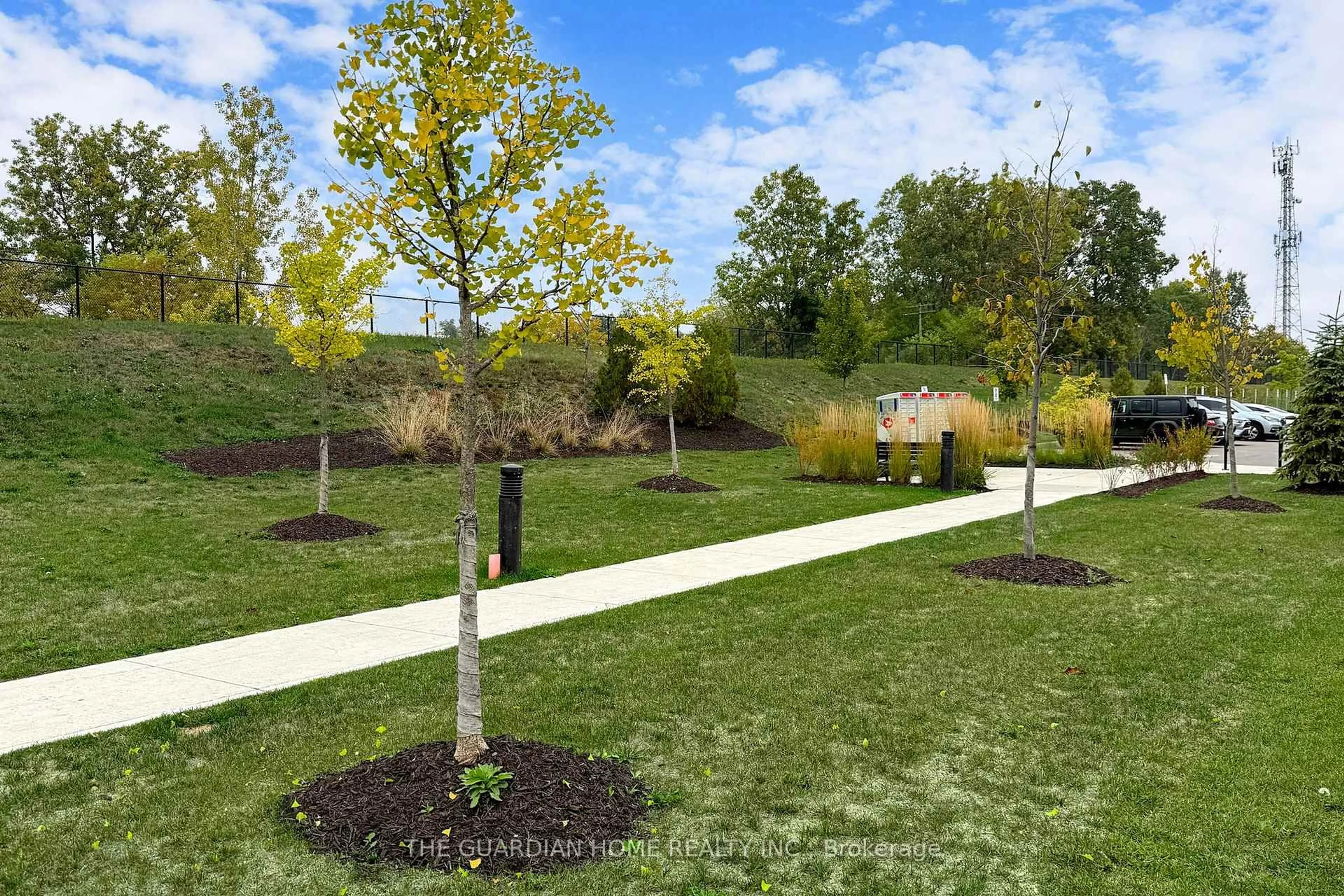 Patio, street for 550 grey St #1, Brantford Ontario N3S 0K3