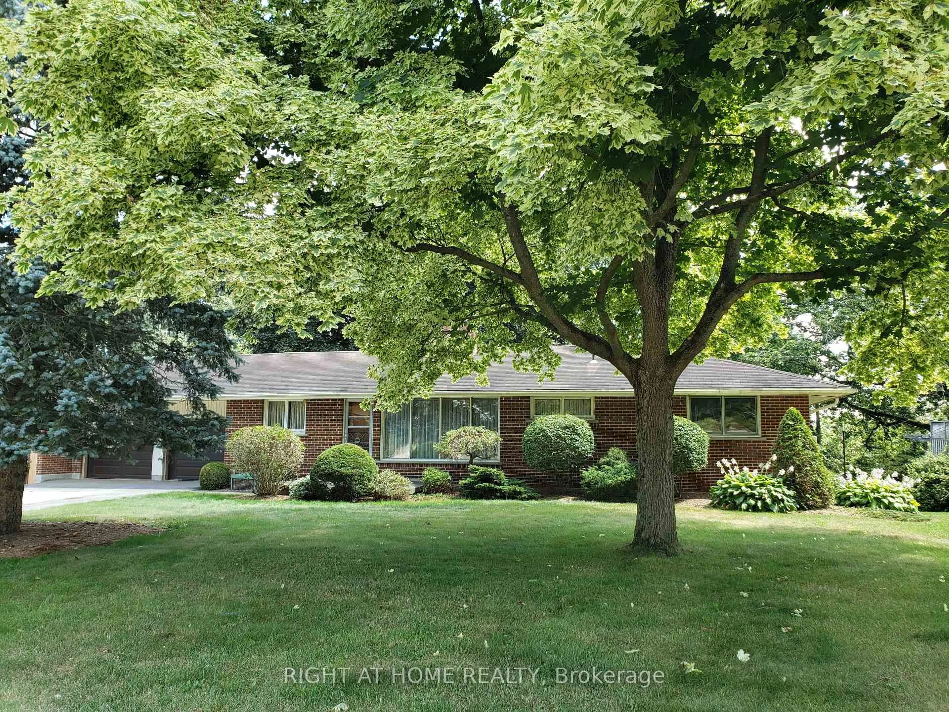 A pic from outside/outdoor area/front of a property/back of a property/a pic from drone, street for 11 Riverview Terr, Brant Ontario N3L 2P2