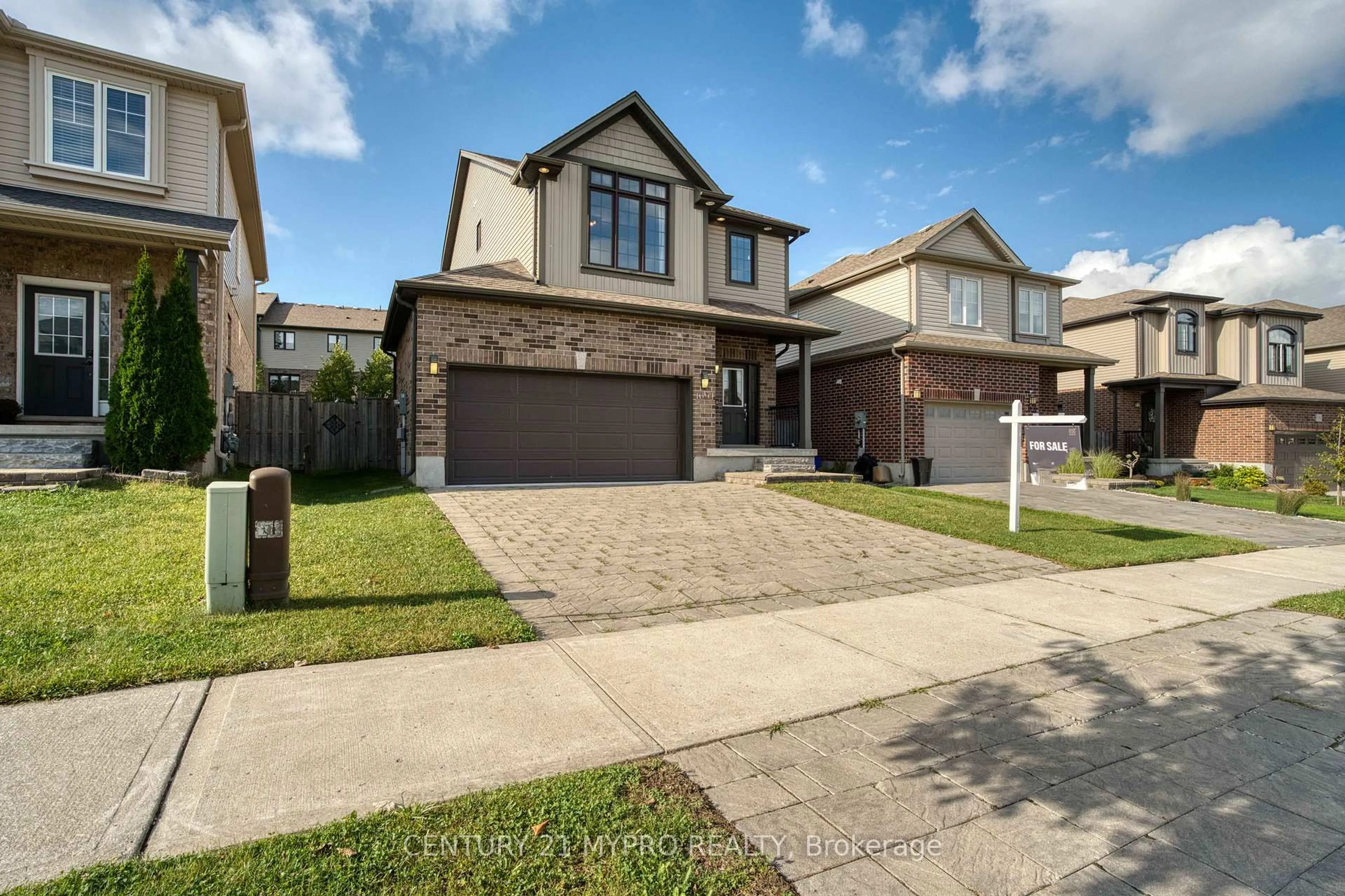 Unknown for 1094 Oakcrossing Rd, London North Ontario N6H 0E9