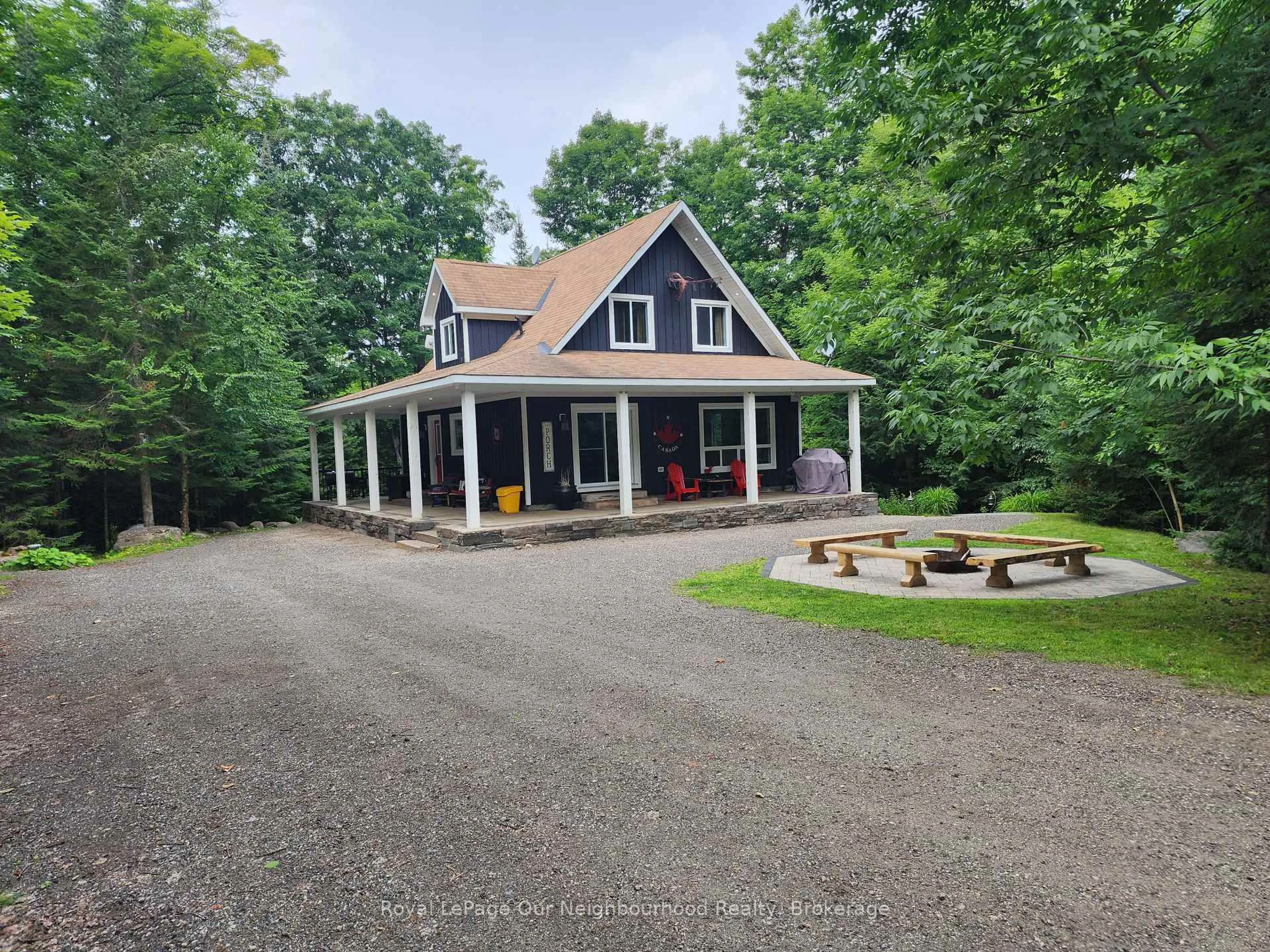 A pic from outside/outdoor area/front of a property/back of a property/a pic from drone, unknown for 1042 Ski Ridge Tr, Dysart et al Ontario K0M 1M0