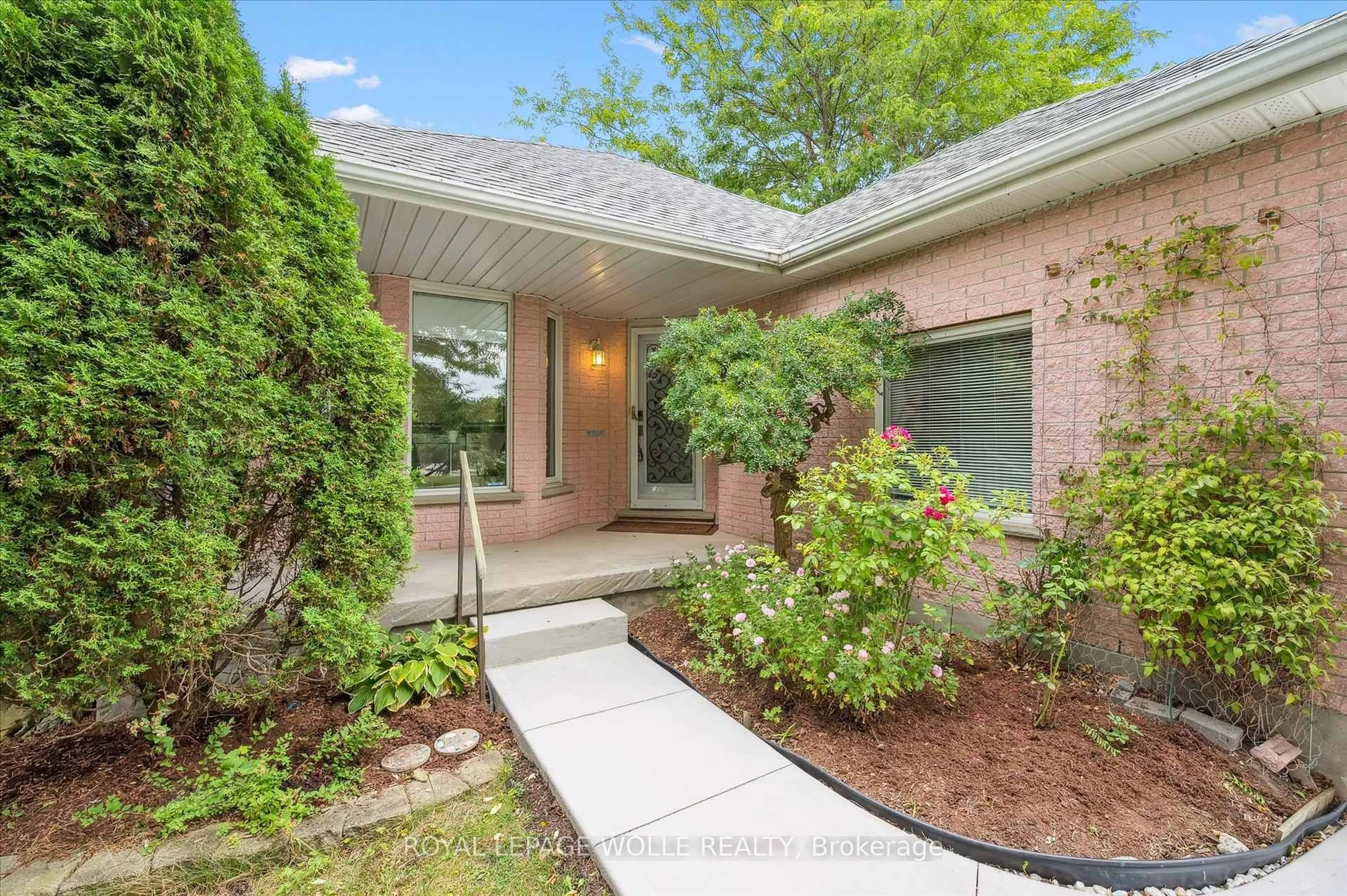 Home with brick exterior material, street for 22 Windward Pl, Kitchener Ontario N2N 3H8