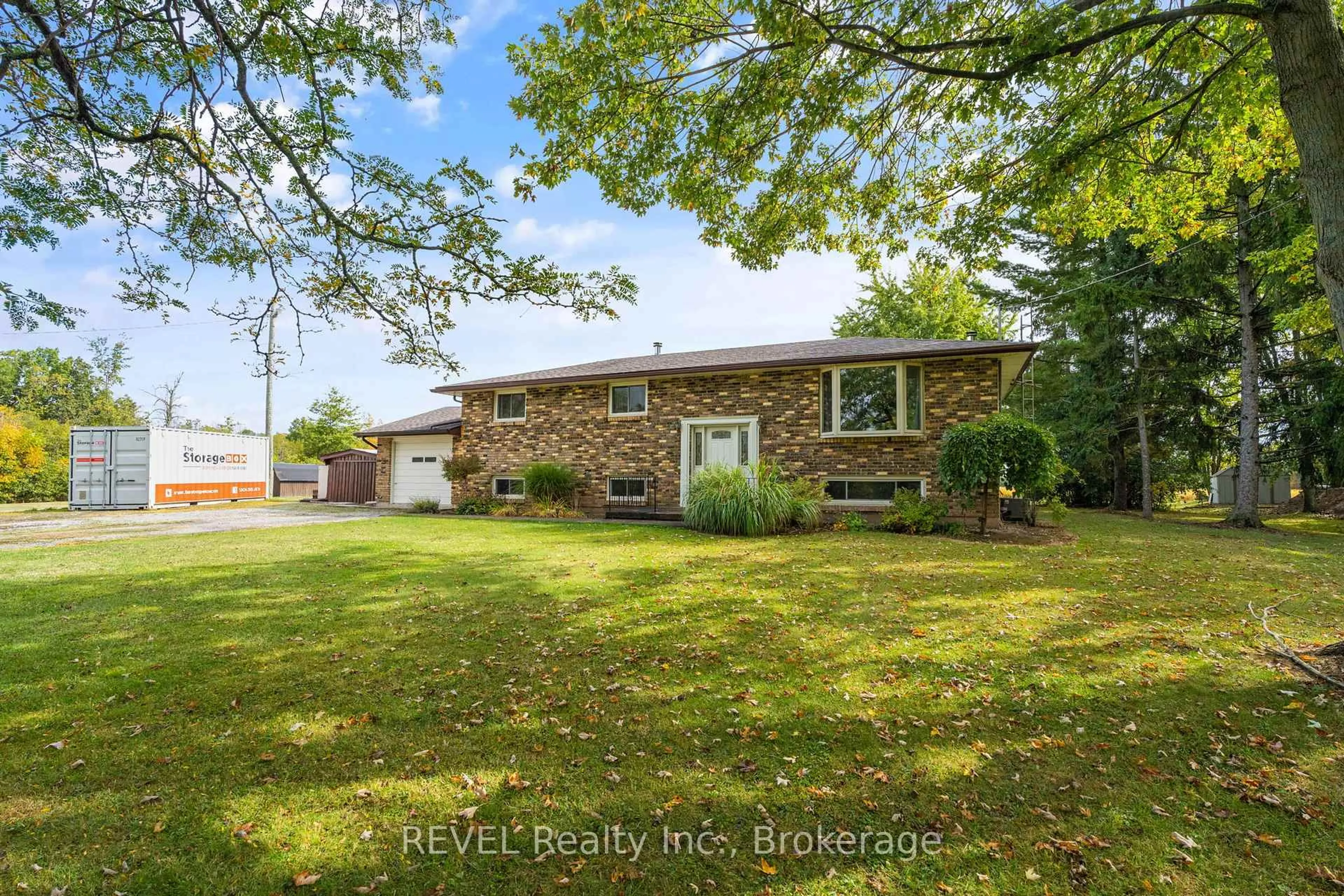 A pic from outside/outdoor area/front of a property/back of a property/a pic from drone, street for 1506 Ott Rd, Fort Erie Ontario L0S 1S0