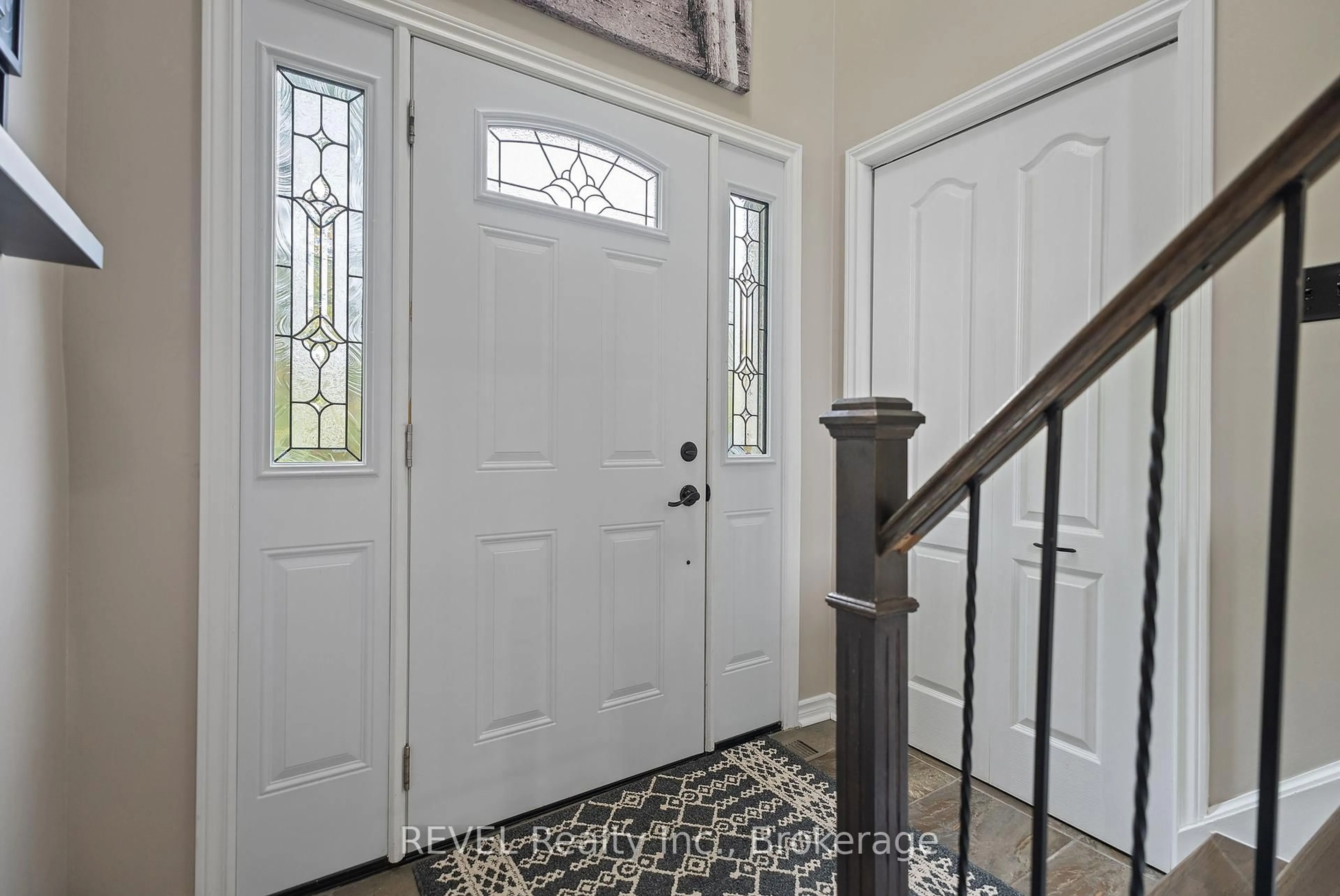 Indoor entryway for 1506 Ott Rd, Fort Erie Ontario L0S 1S0
