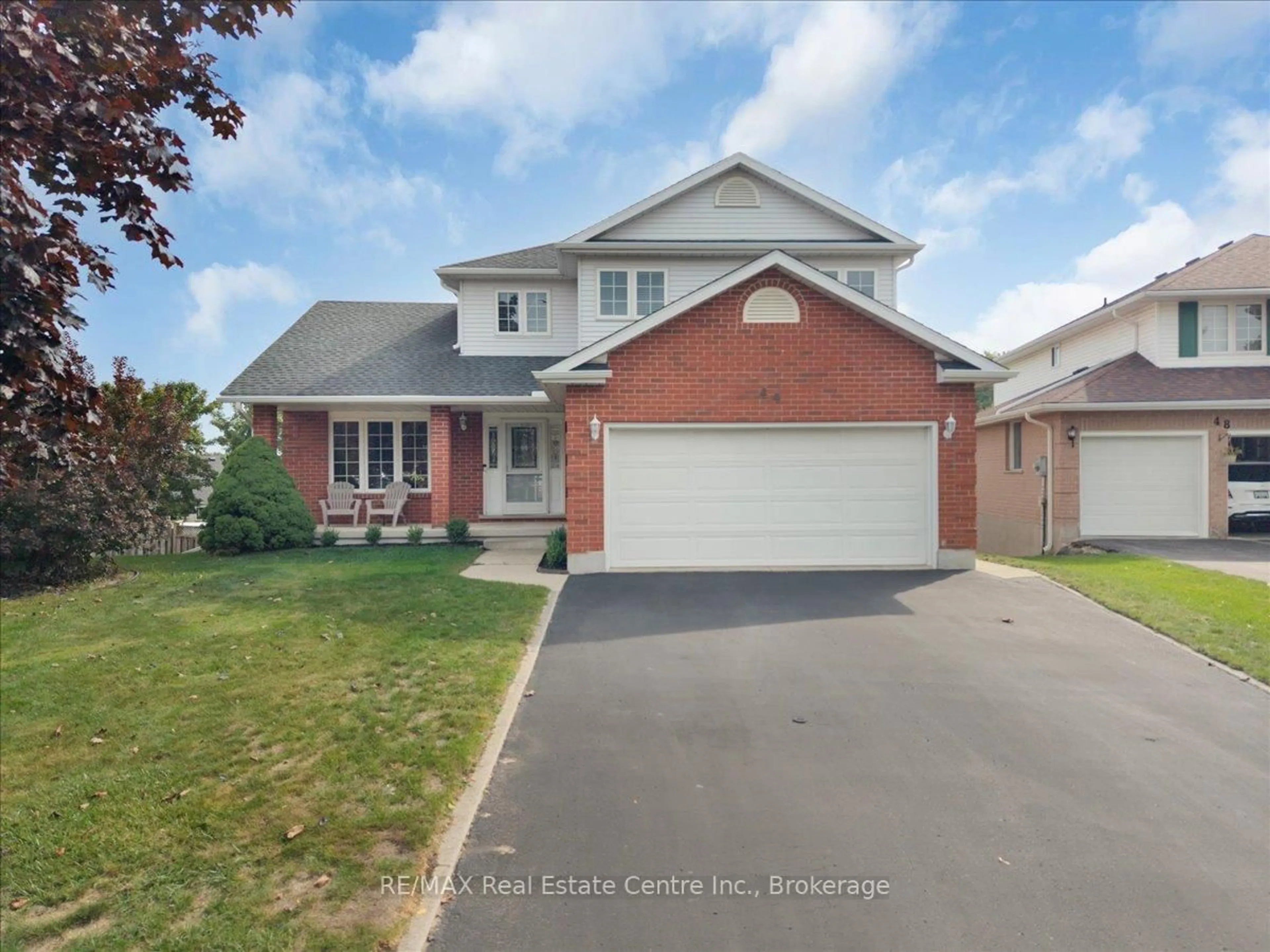 Home with brick exterior material, street for 44 Tami Crt, Kitchener Ontario N2B 3V2