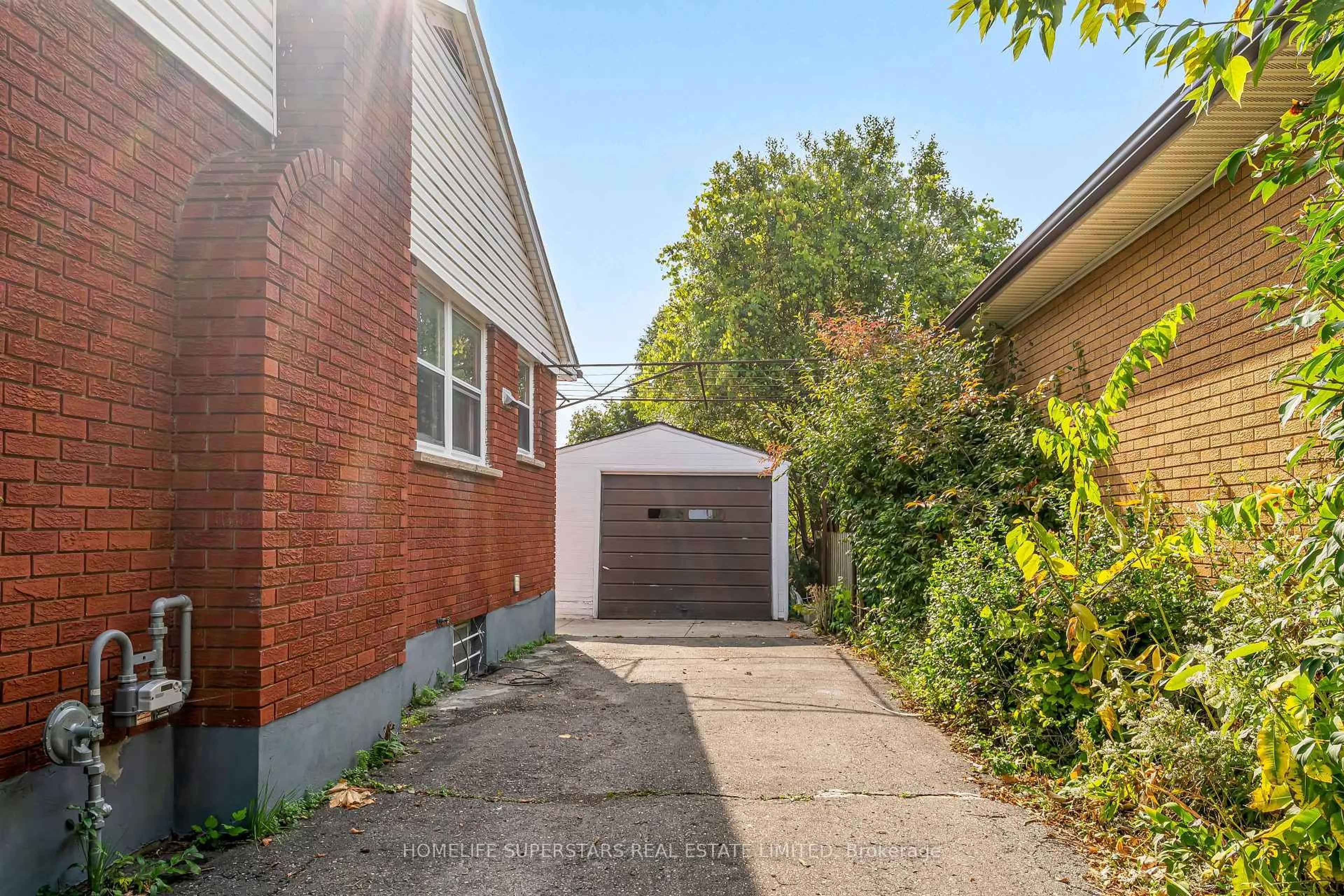 Unknown for 181 CLARKE Rd, London East Ontario N5W 5E3