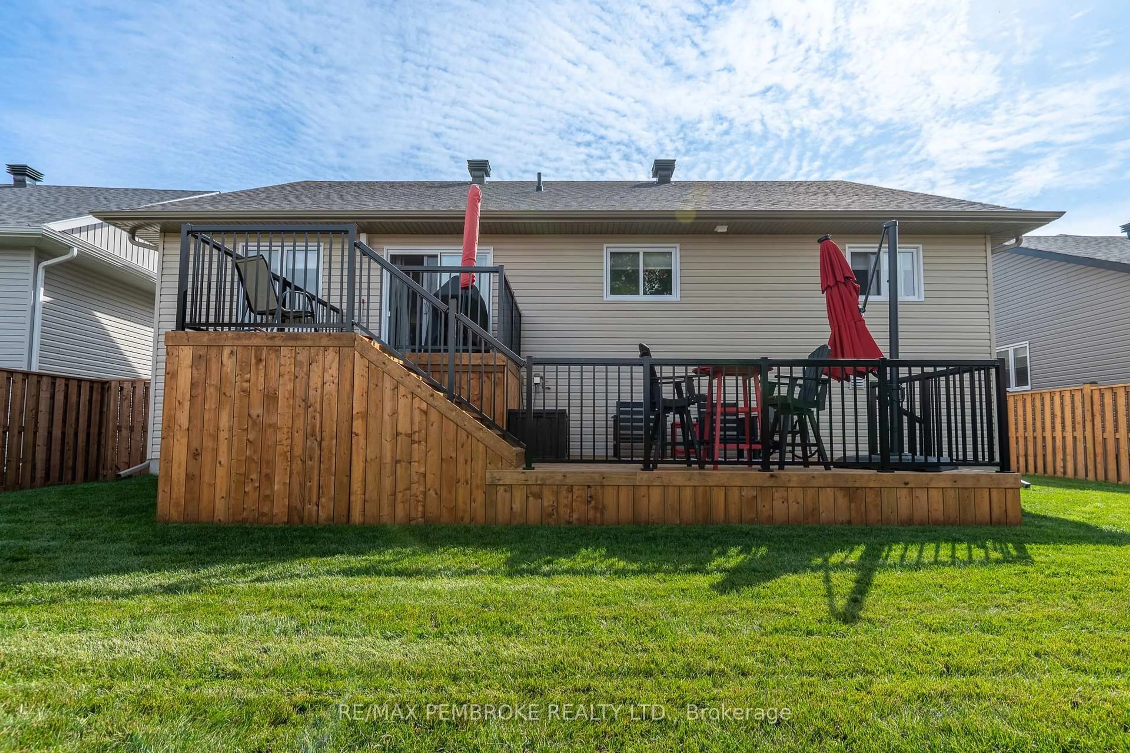 Patio, mountain view for 36 Zachary St, Petawawa Ontario K8H 0G5